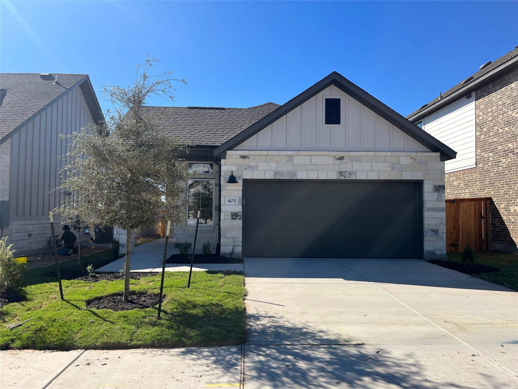 401 Darley Oak Dr, Dripping Springs, TX 78620