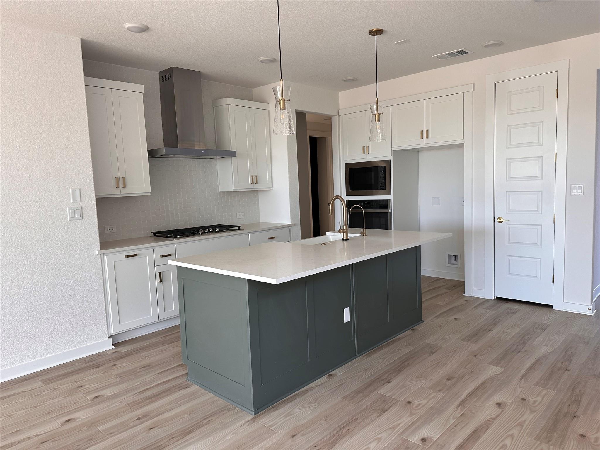 401 Darley Oak Dr, Dripping Springs, TX 78620