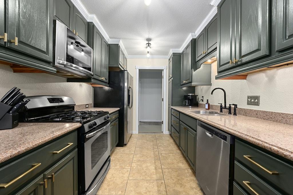 1605 Greyson Dr, Round Rock, TX 78664