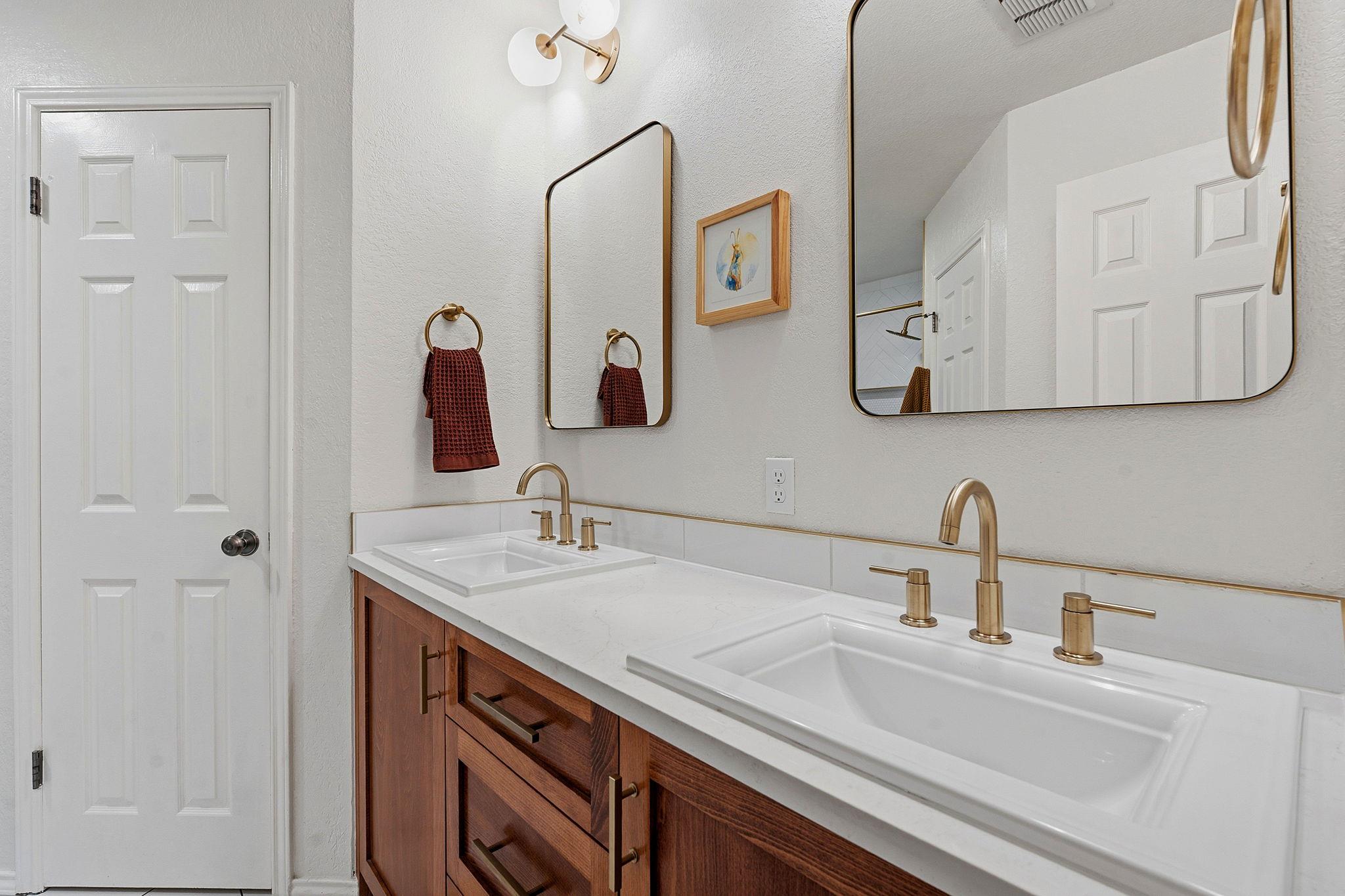 12029 Lincolnshire Dr, Austin, TX 78758