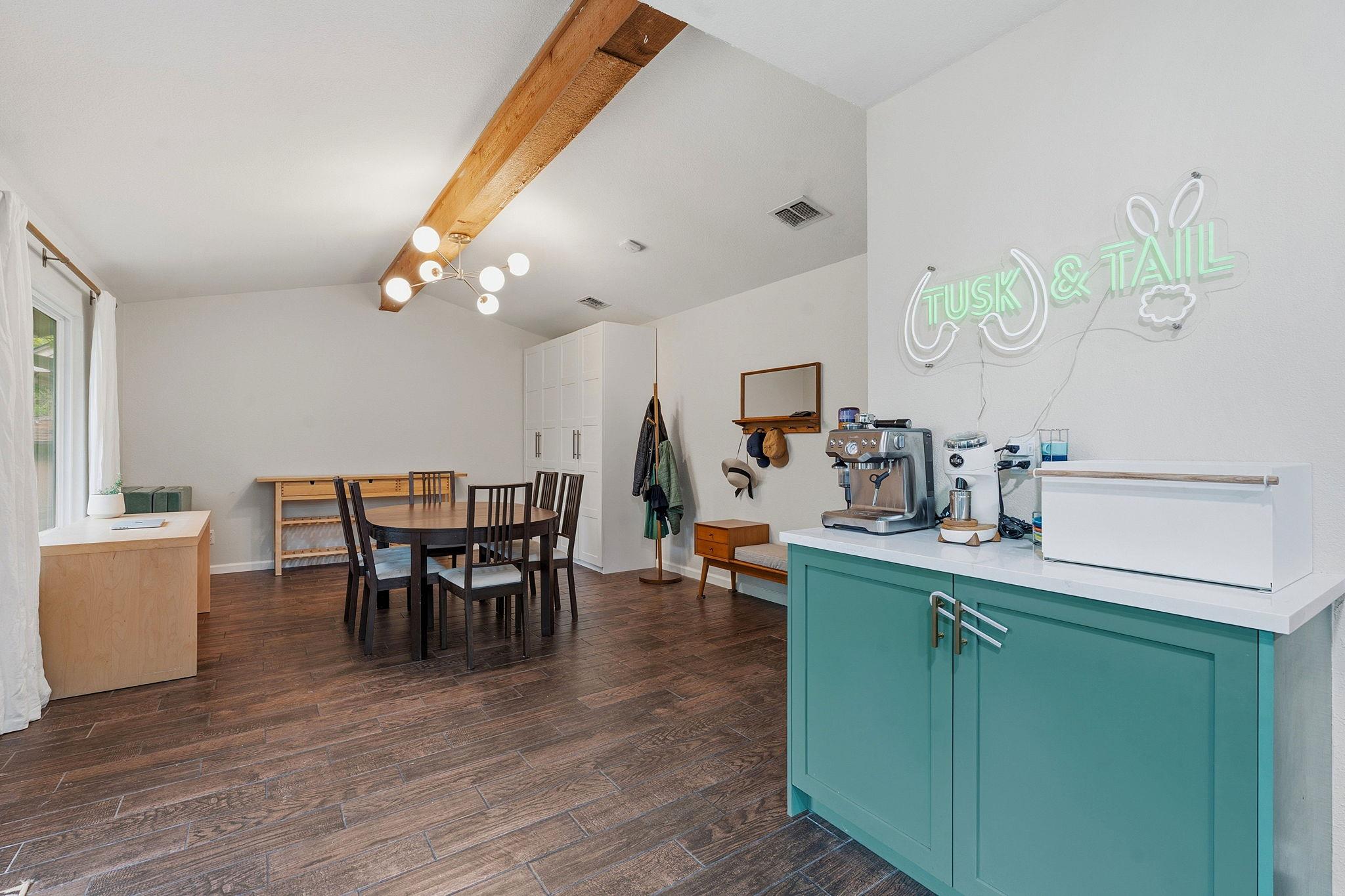 12029 Lincolnshire Dr, Austin, TX 78758