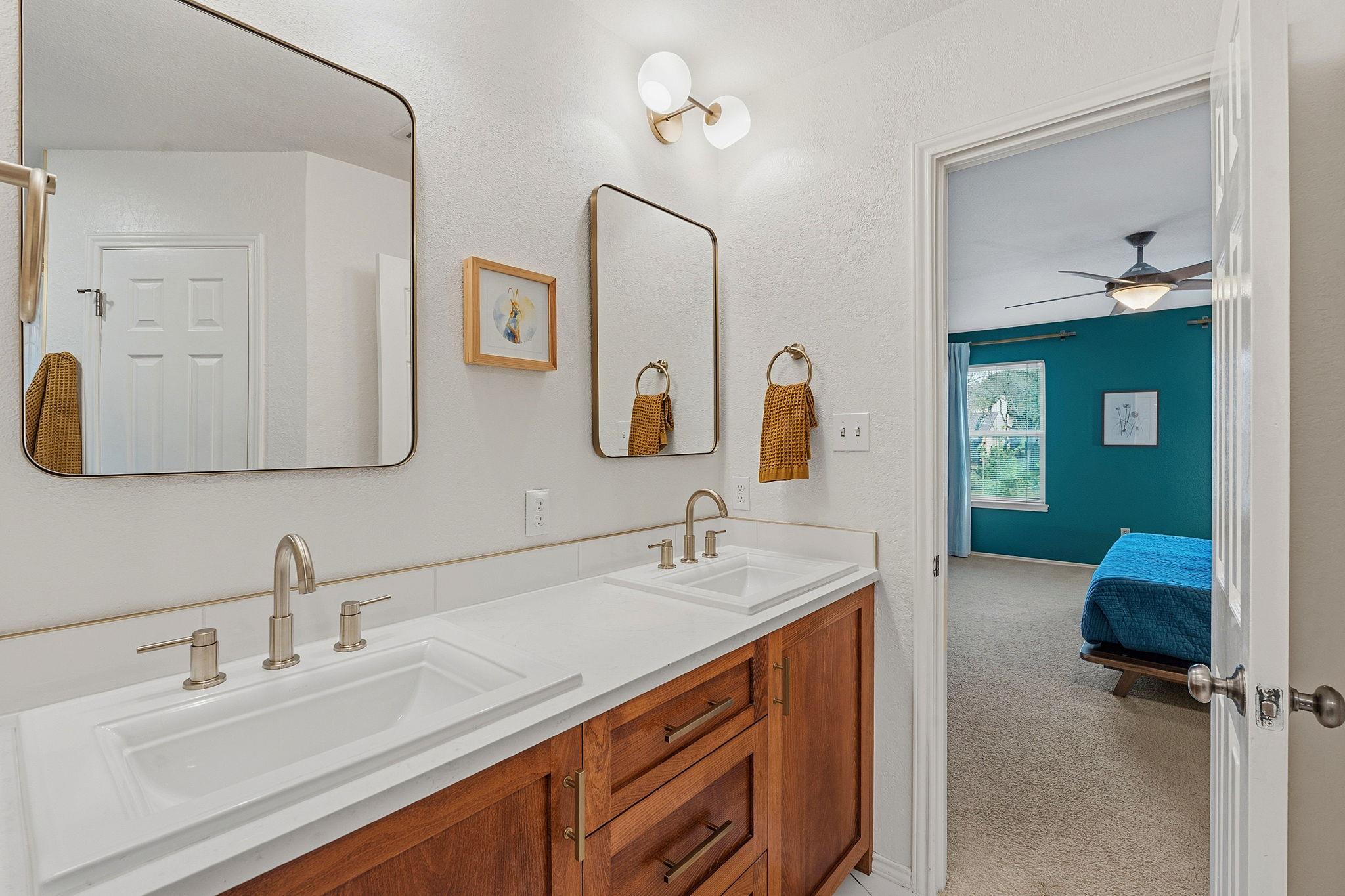 12029 Lincolnshire Dr, Austin, TX 78758