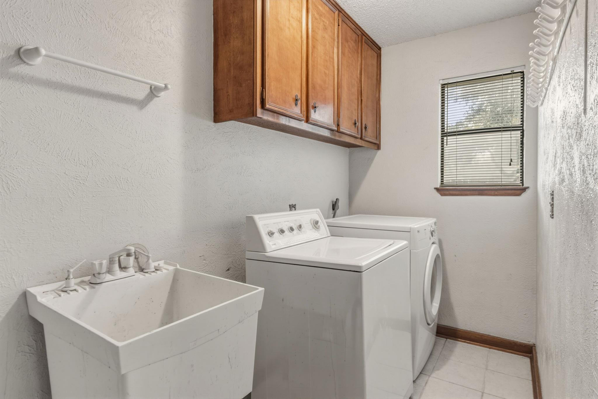 1303 Creekview Dr, Round Rock, TX 78681