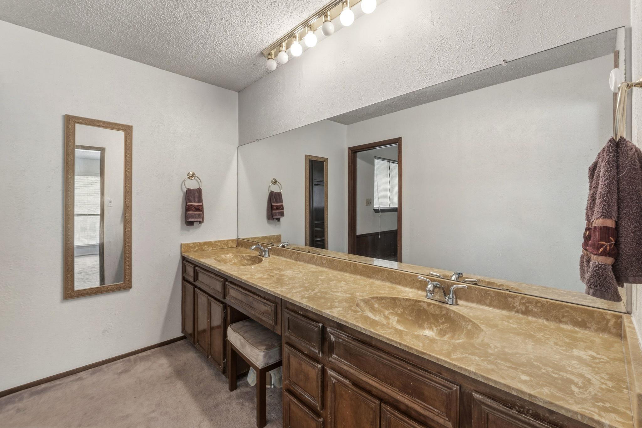 1303 Creekview Dr, Round Rock, TX 78681