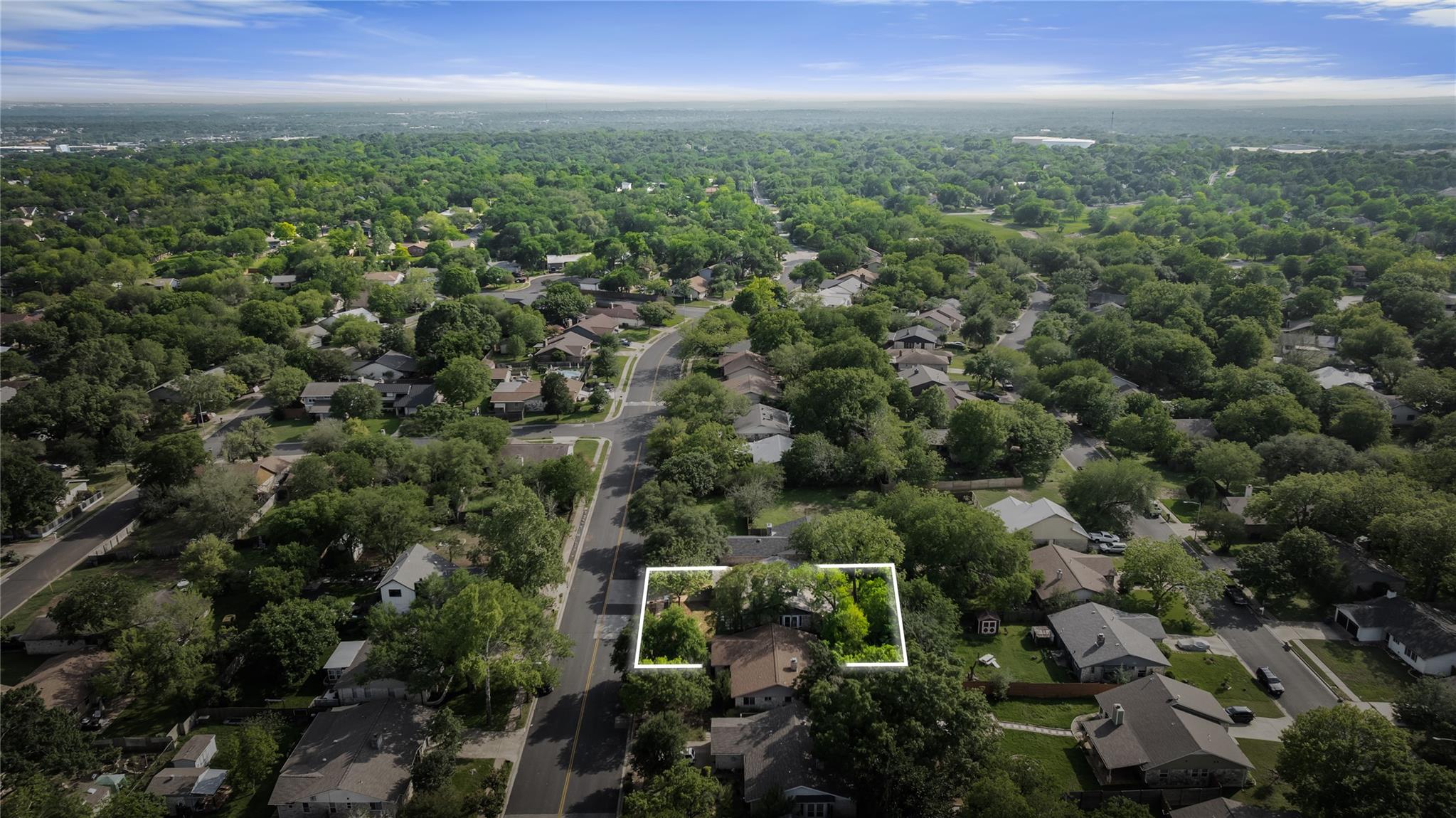 8306 SEMINARY RIDGE Dr, Austin, TX 78745