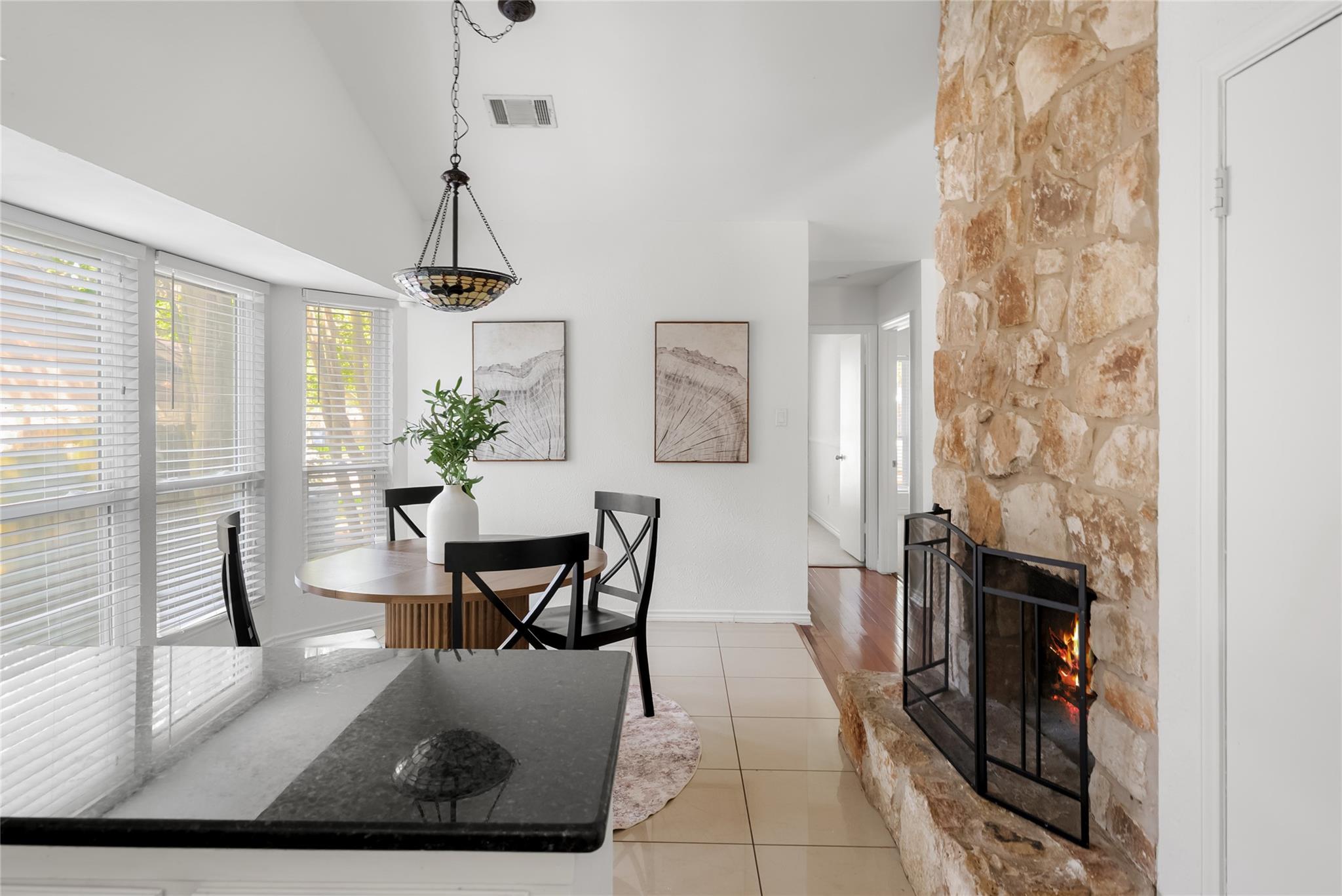 8306 SEMINARY RIDGE Dr, Austin, TX 78745