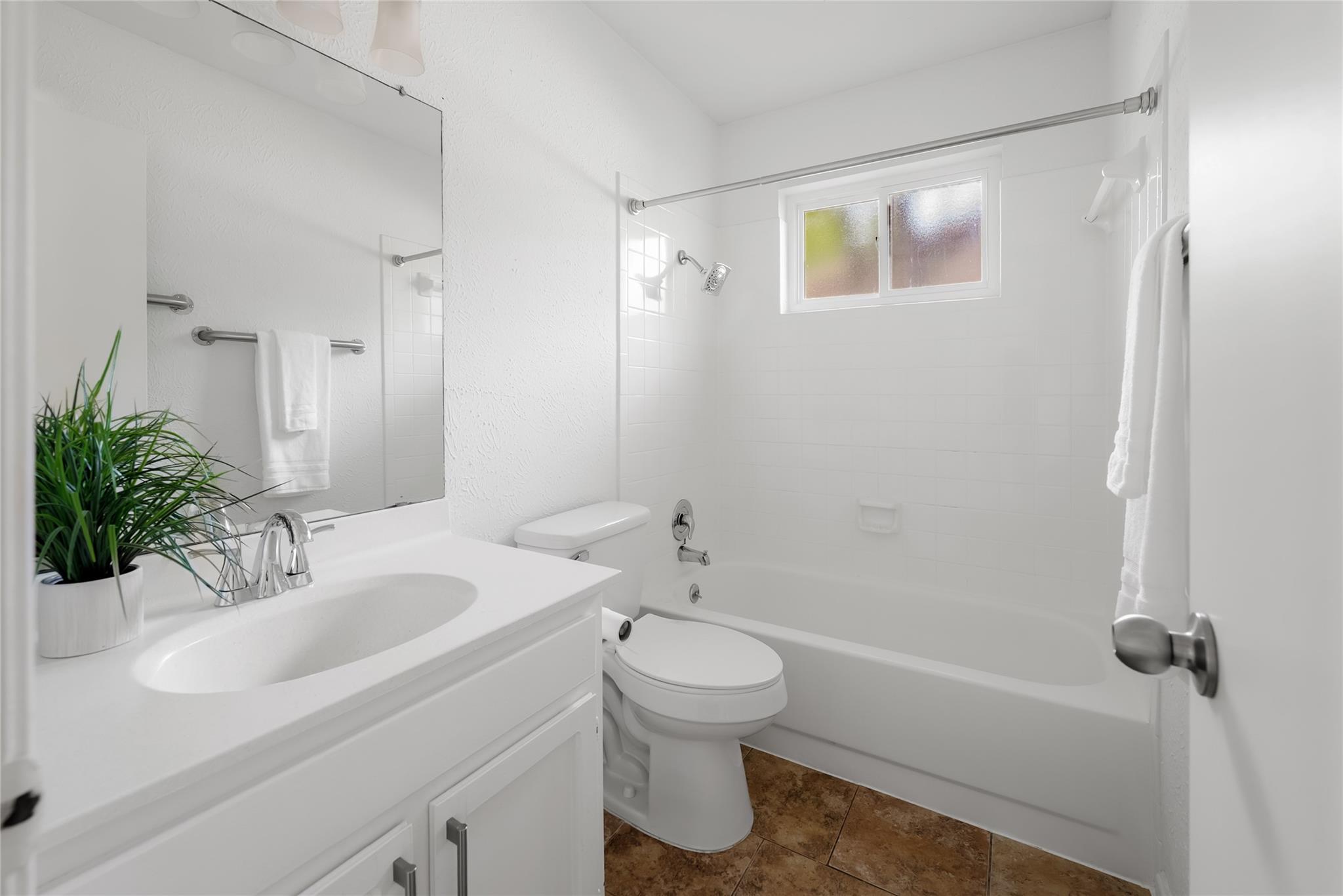 8306 SEMINARY RIDGE Dr, Austin, TX 78745