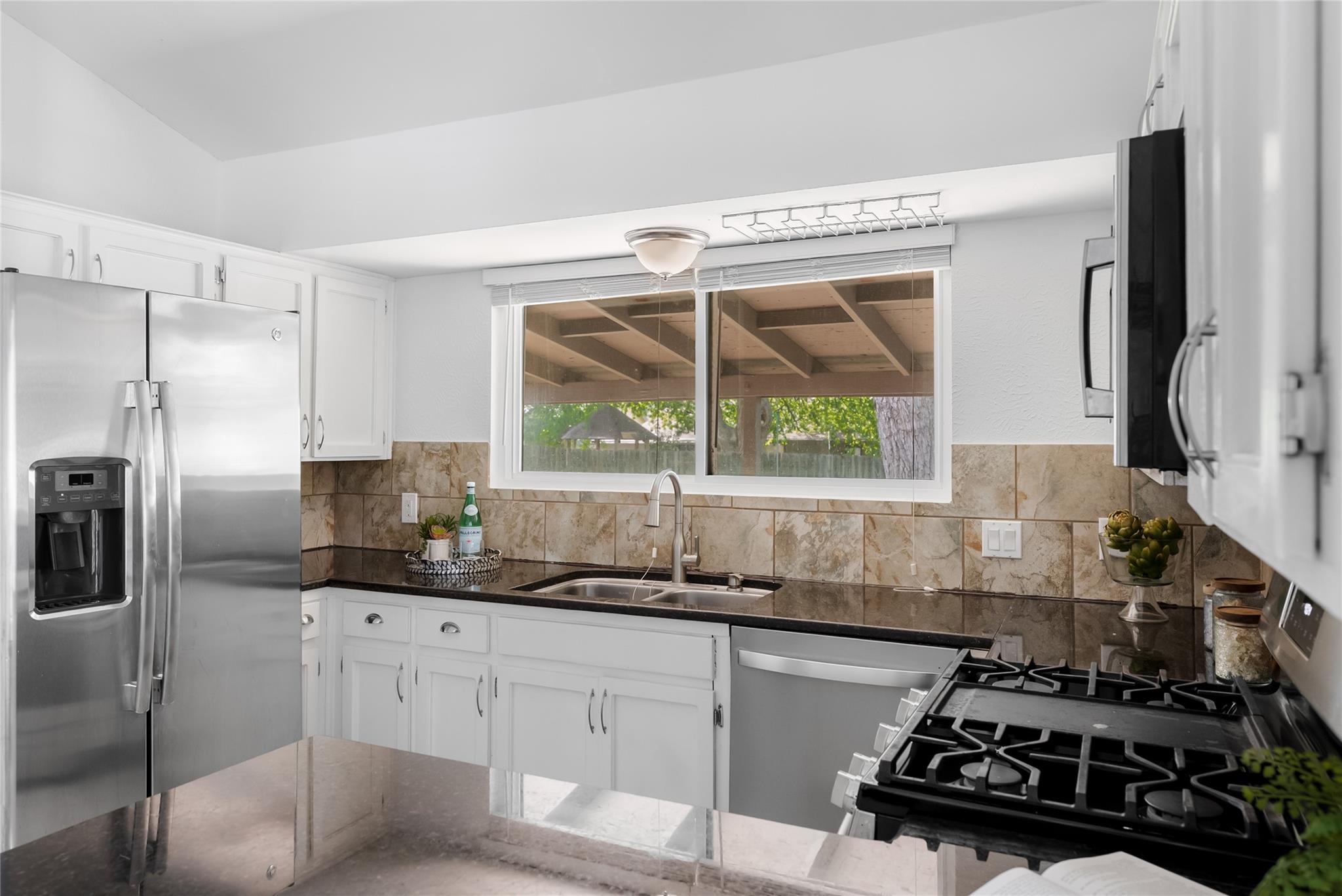 8306 SEMINARY RIDGE Dr, Austin, TX 78745