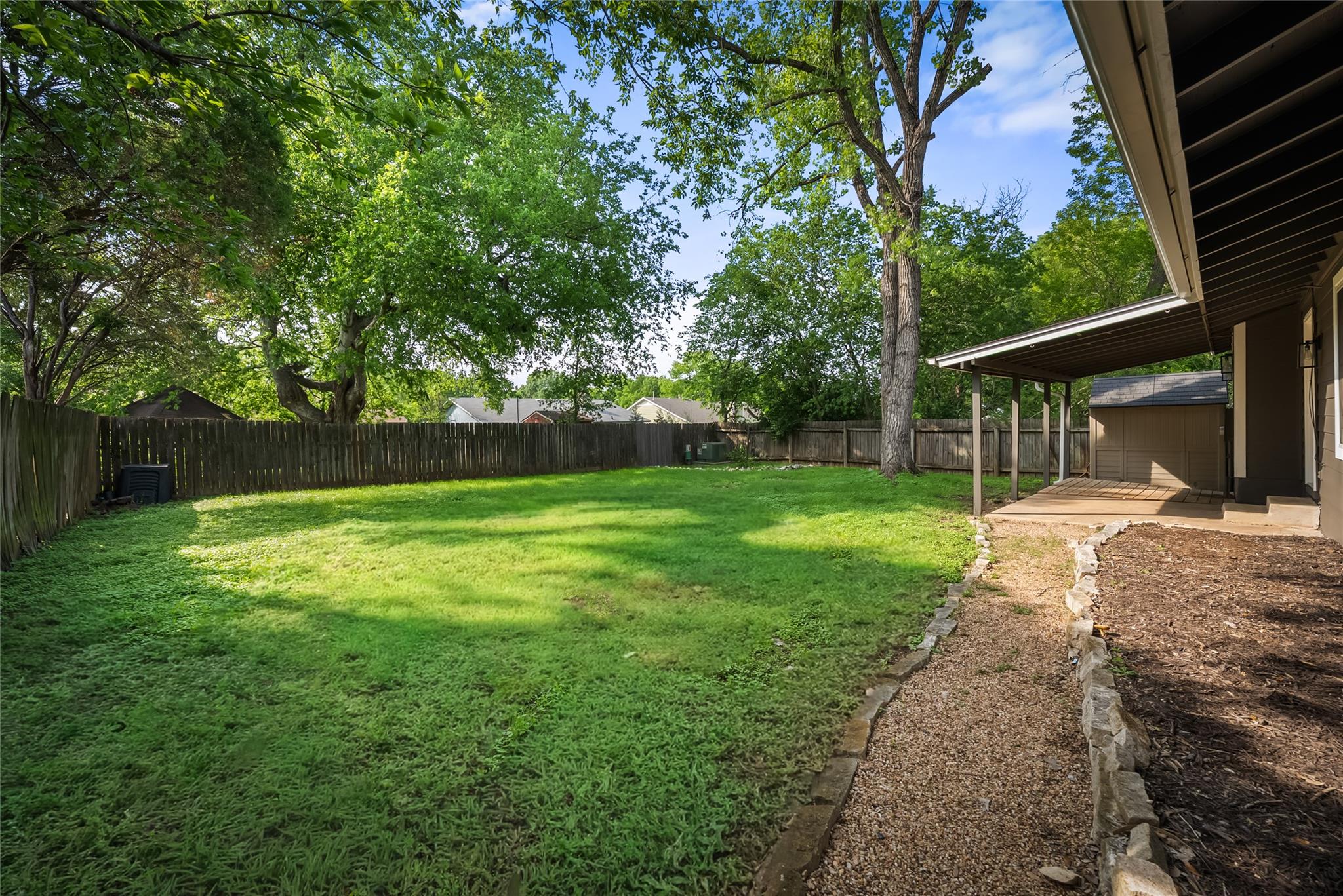 8306 SEMINARY RIDGE Dr, Austin, TX 78745
