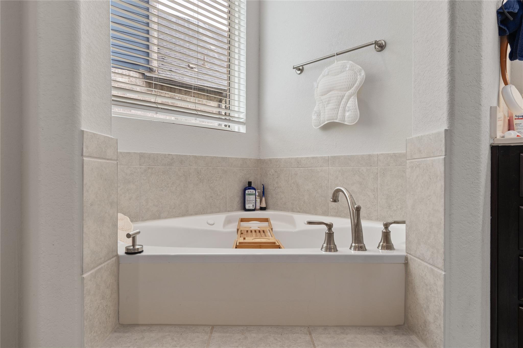 130 Wild Pecan Loop, Buda, TX 78610