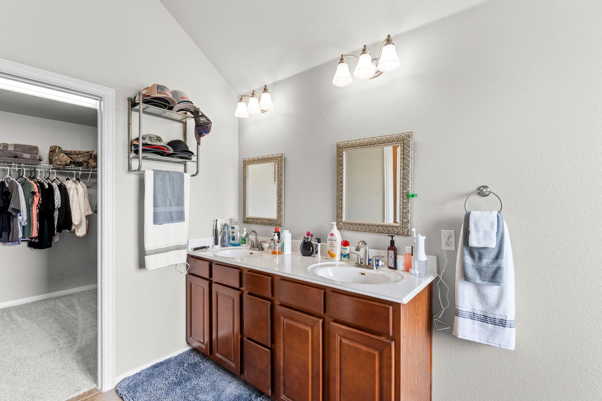 227 Sandstone Trl, Buda, TX 78610