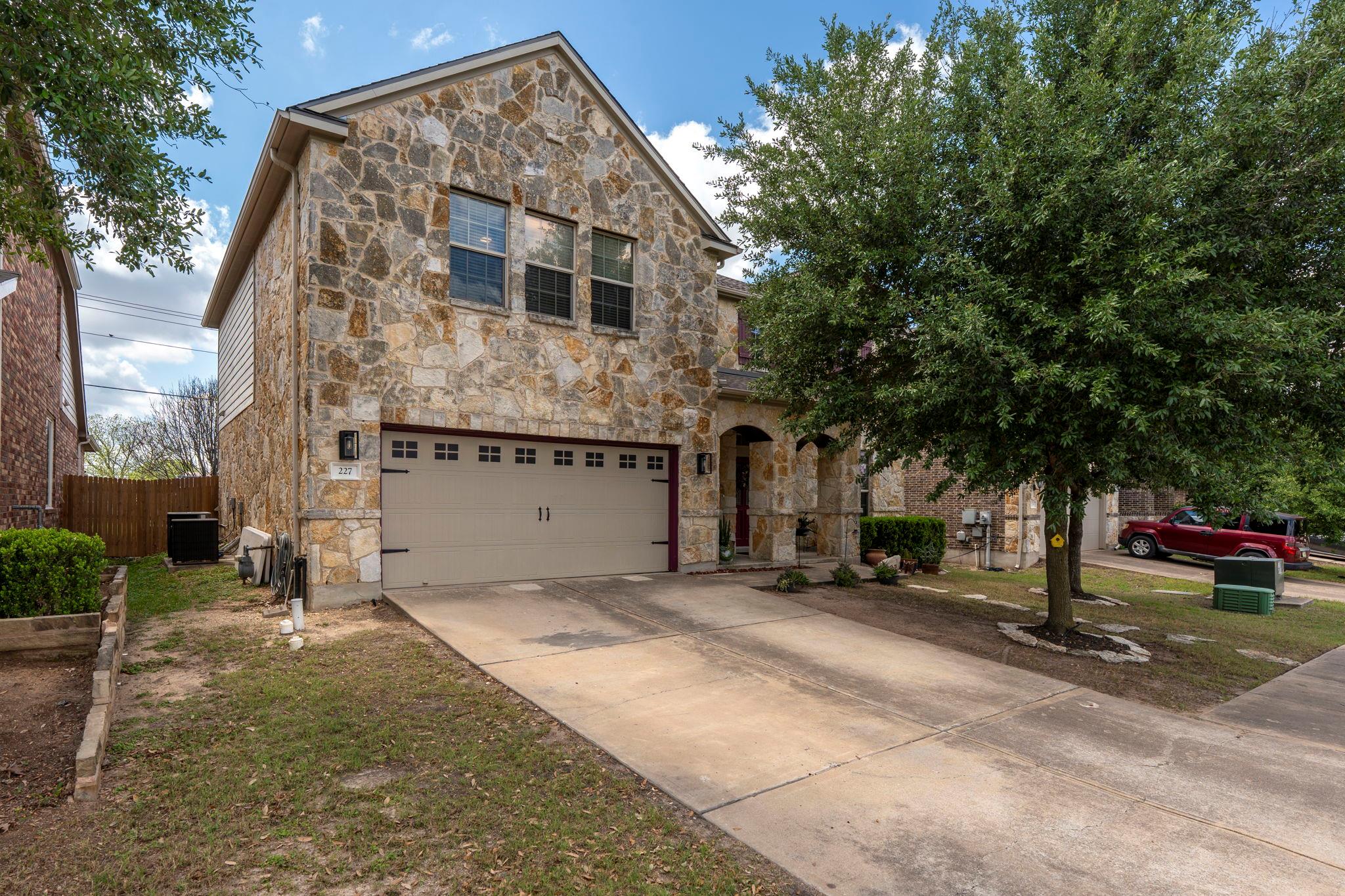227 Sandstone Trl, Buda, TX 78610