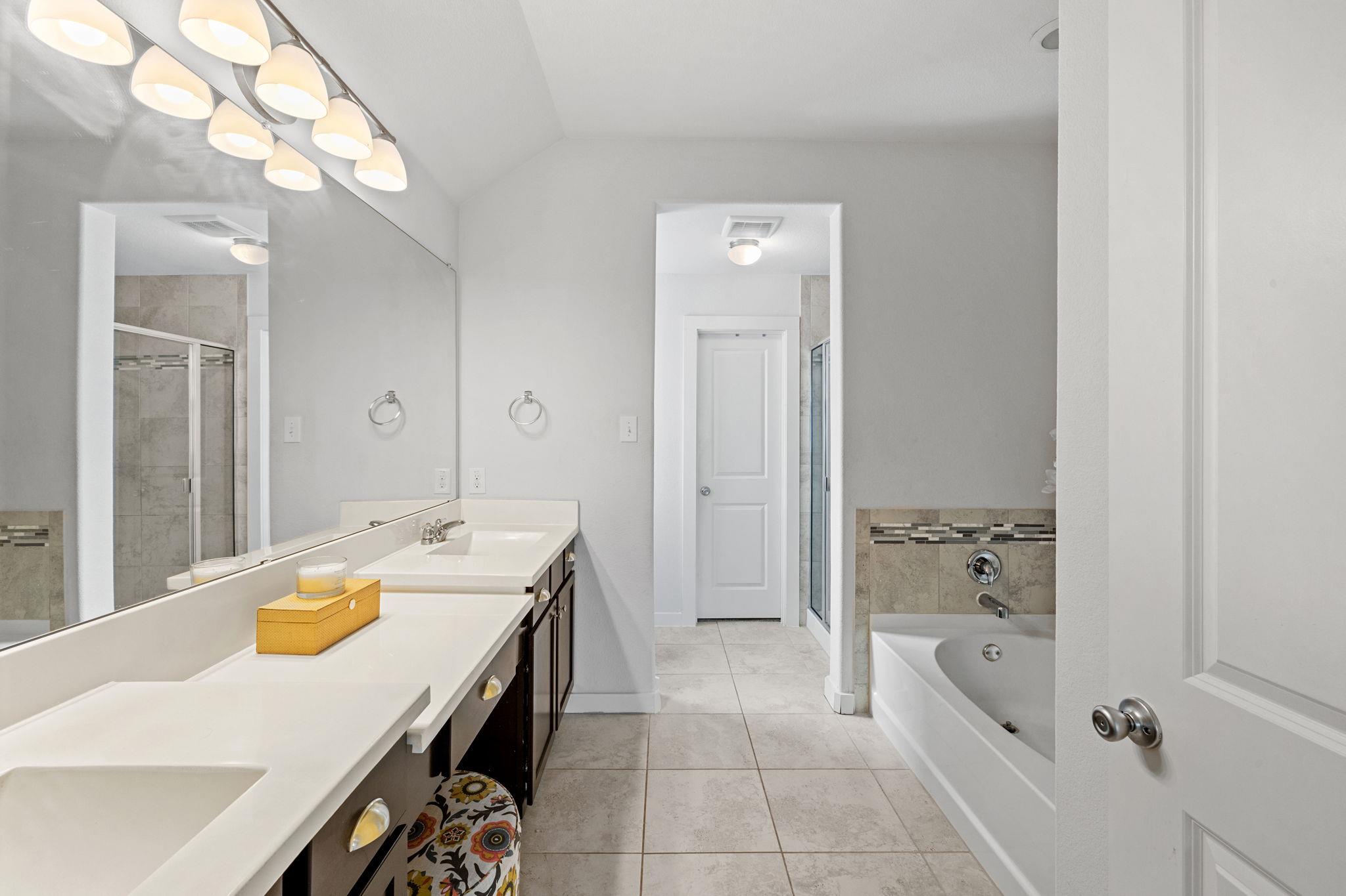 126 KNOTS LNDG, Kyle, TX 78640