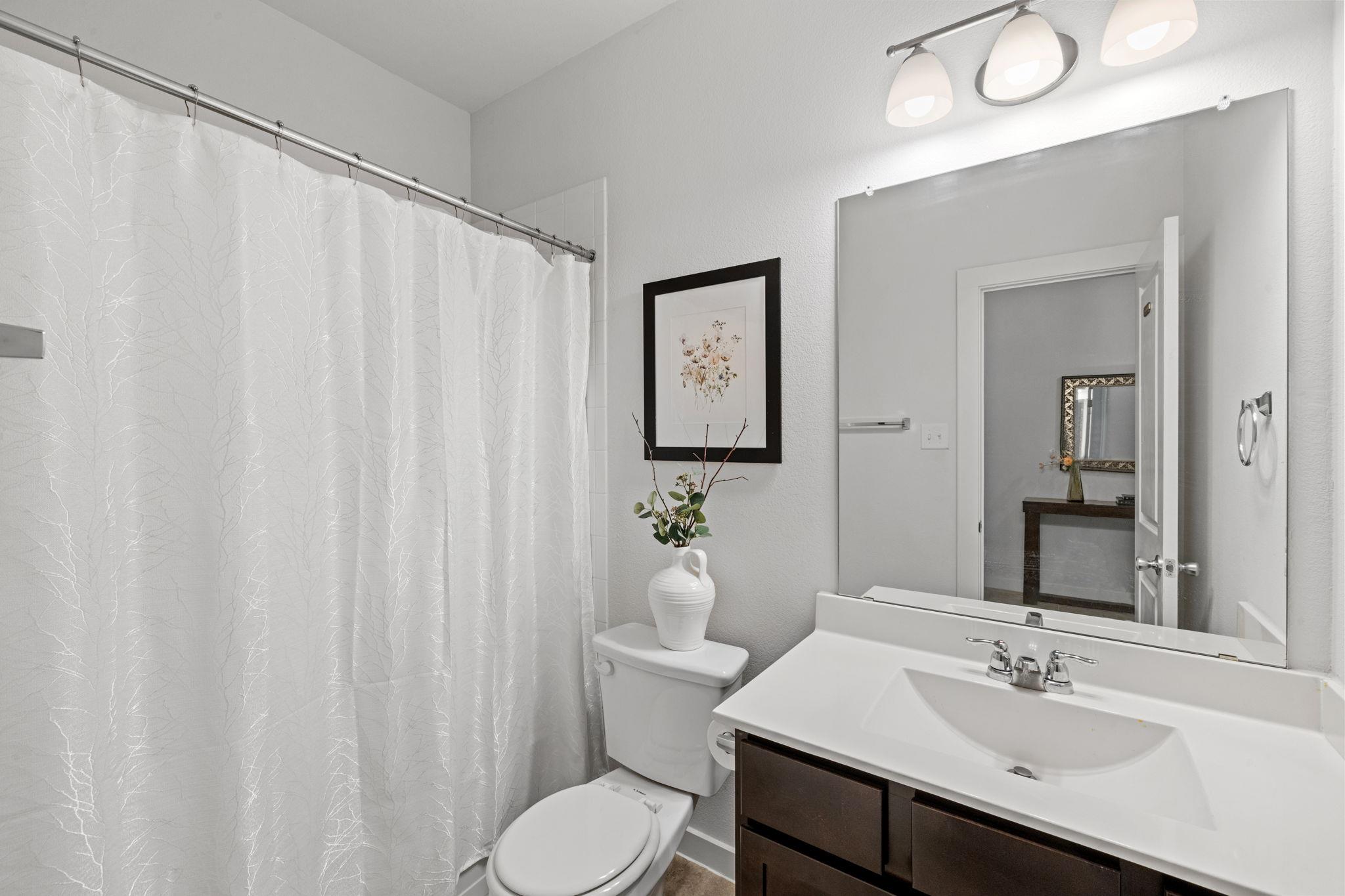 126 KNOTS LNDG, Kyle, TX 78640