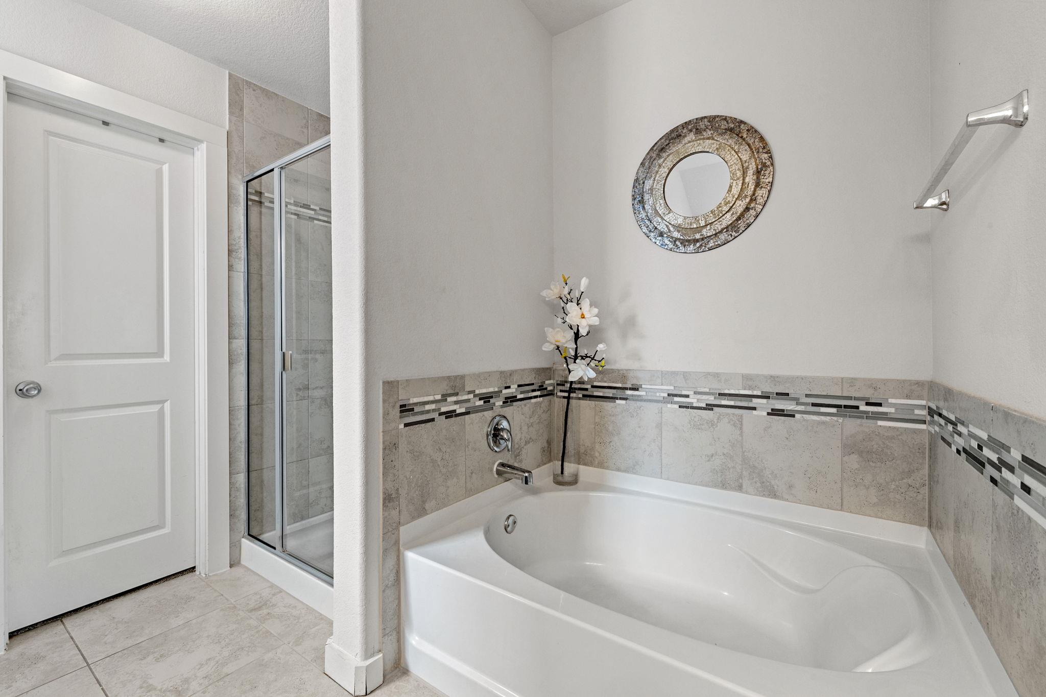 126 KNOTS LNDG, Kyle, TX 78640