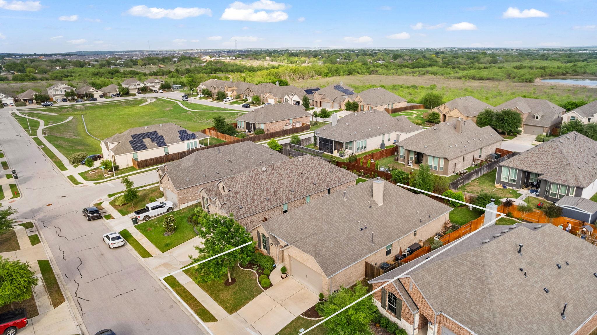 126 KNOTS LNDG, Kyle, TX 78640