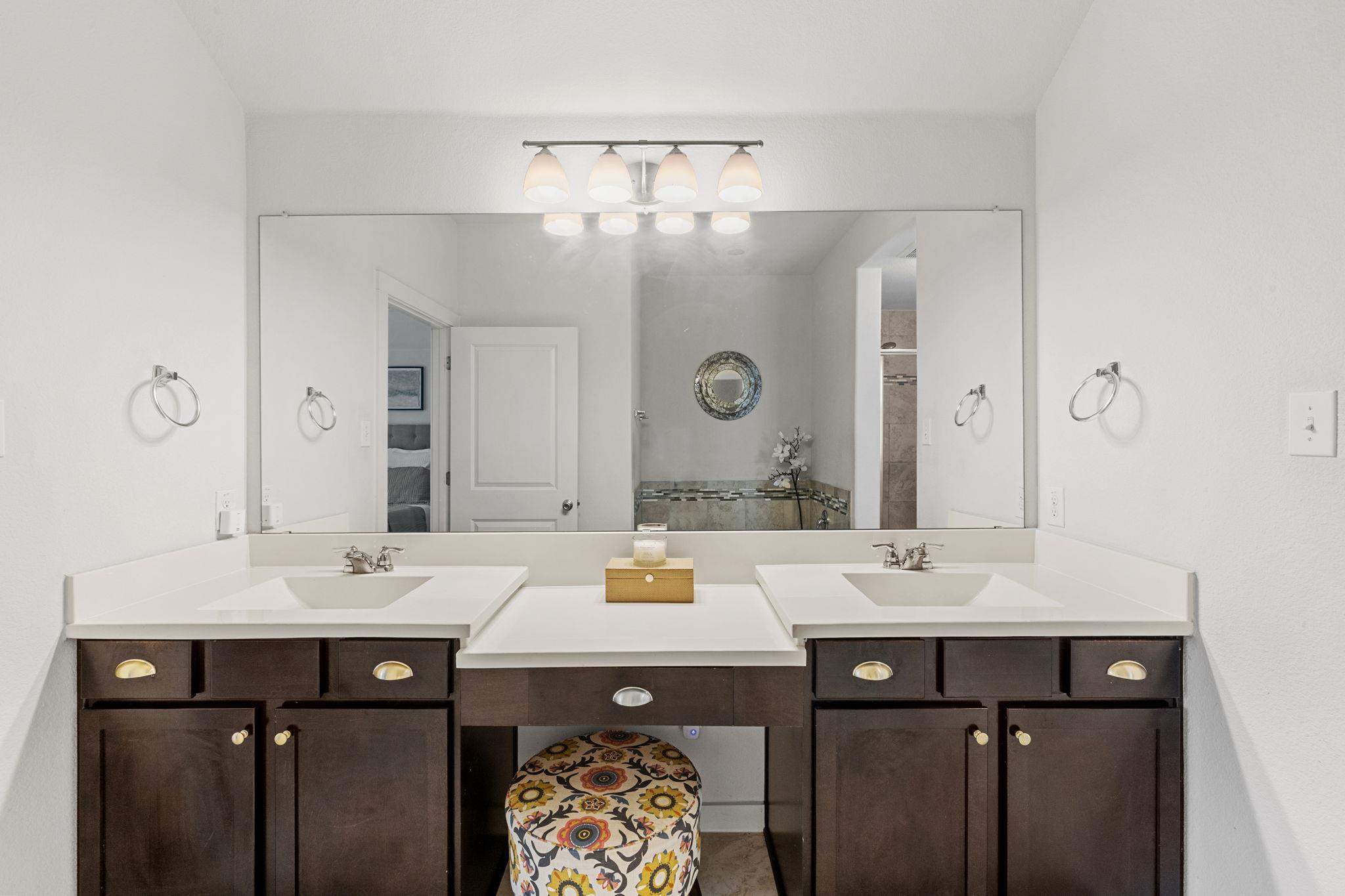 126 KNOTS LNDG, Kyle, TX 78640