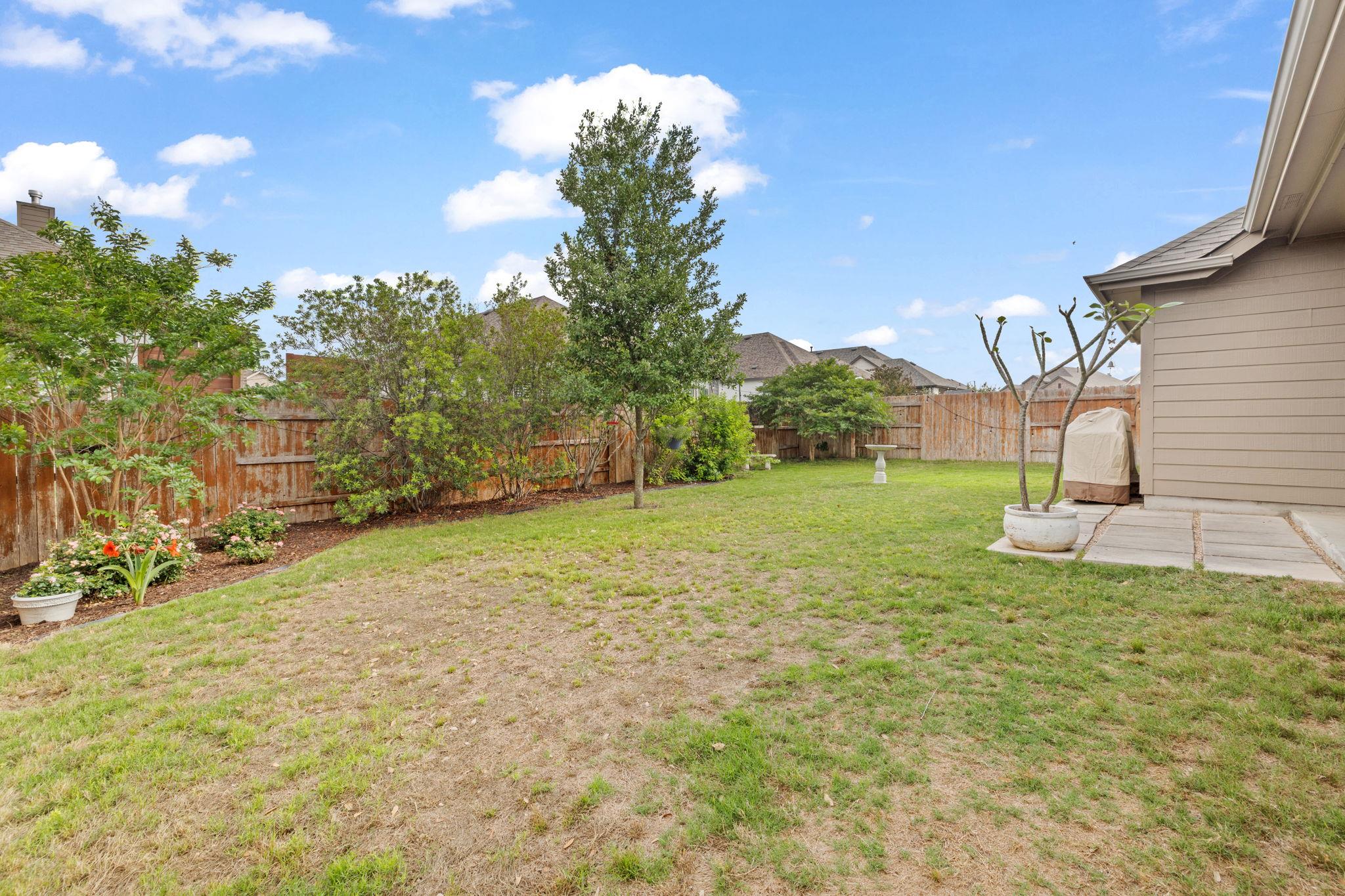 126 KNOTS LNDG, Kyle, TX 78640