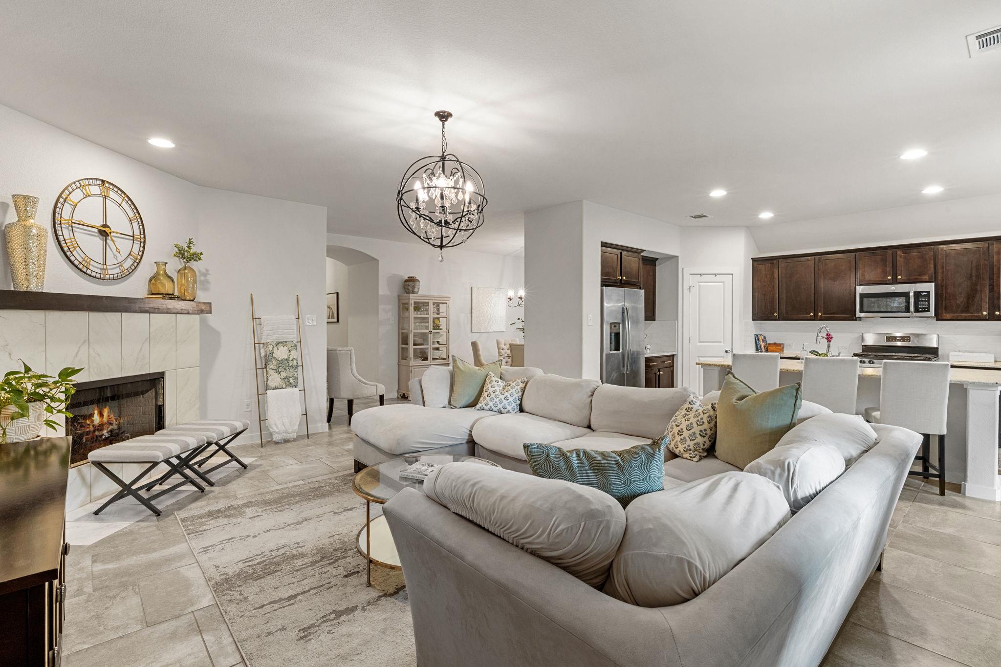 126 KNOTS LNDG, Kyle, TX 78640