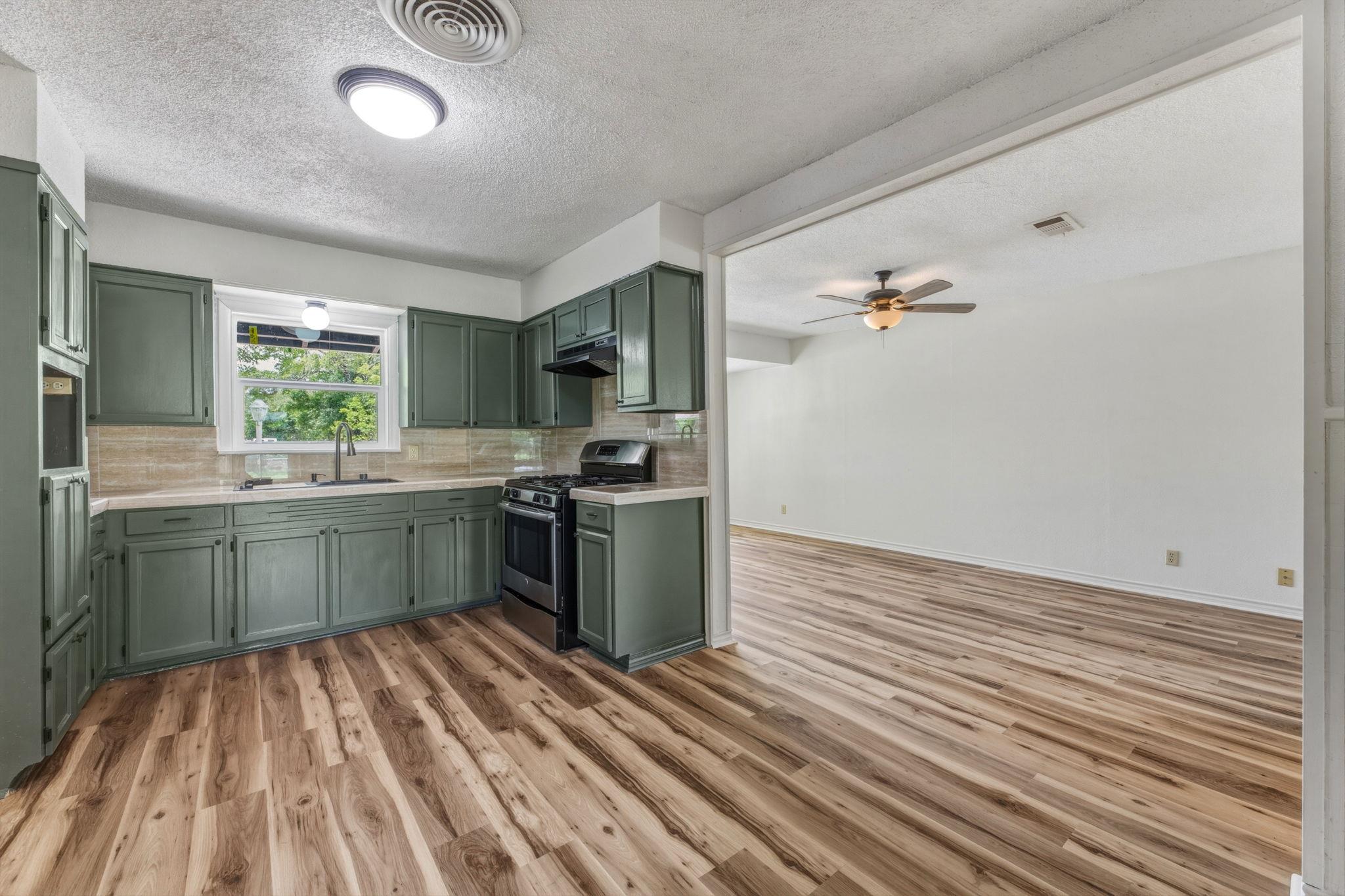 1038 Field St, San Marcos, TX 78666