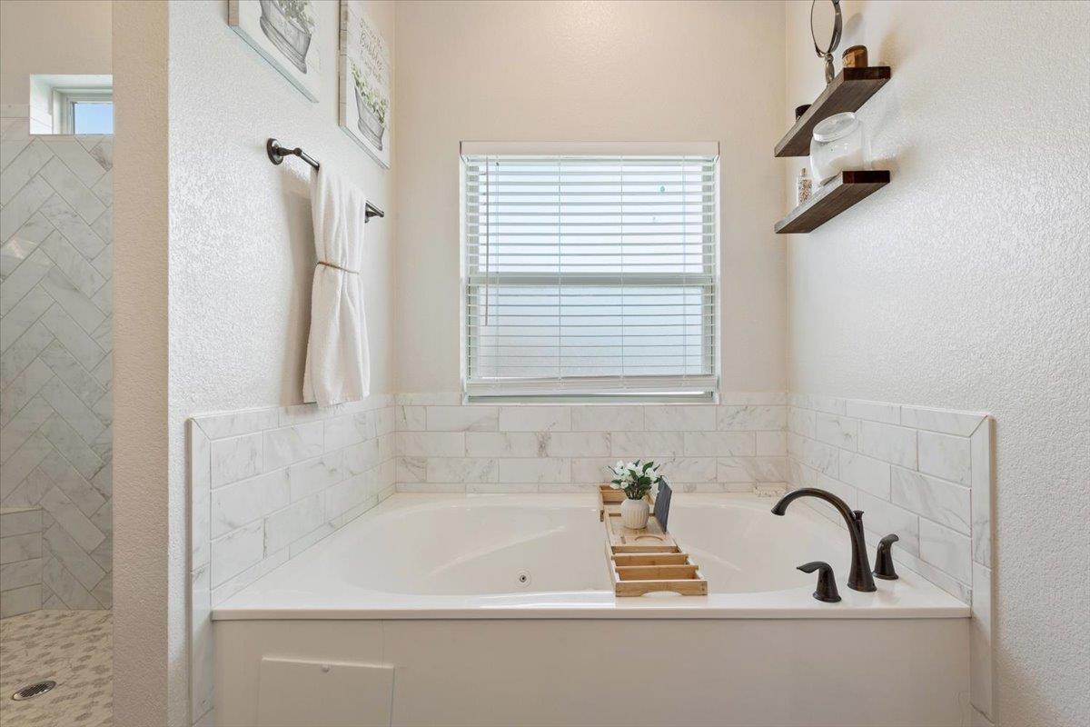 8302 Ginny Ln, Killeen, TX 76542