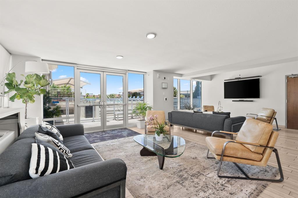 300 Bowie St # 902, Austin, TX 78703