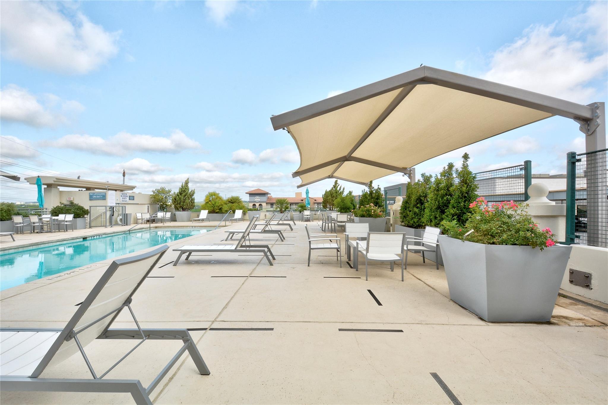 300 Bowie St # 902, Austin, TX 78703