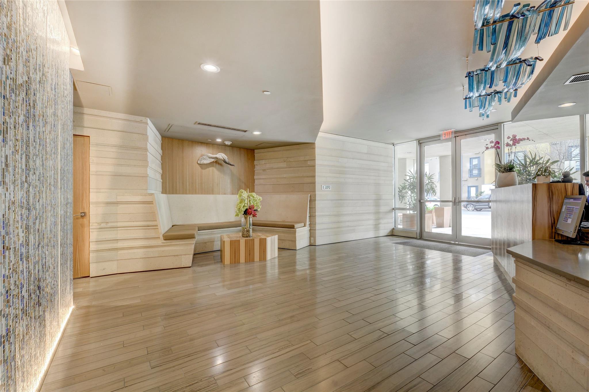 300 Bowie St # 902, Austin, TX 78703