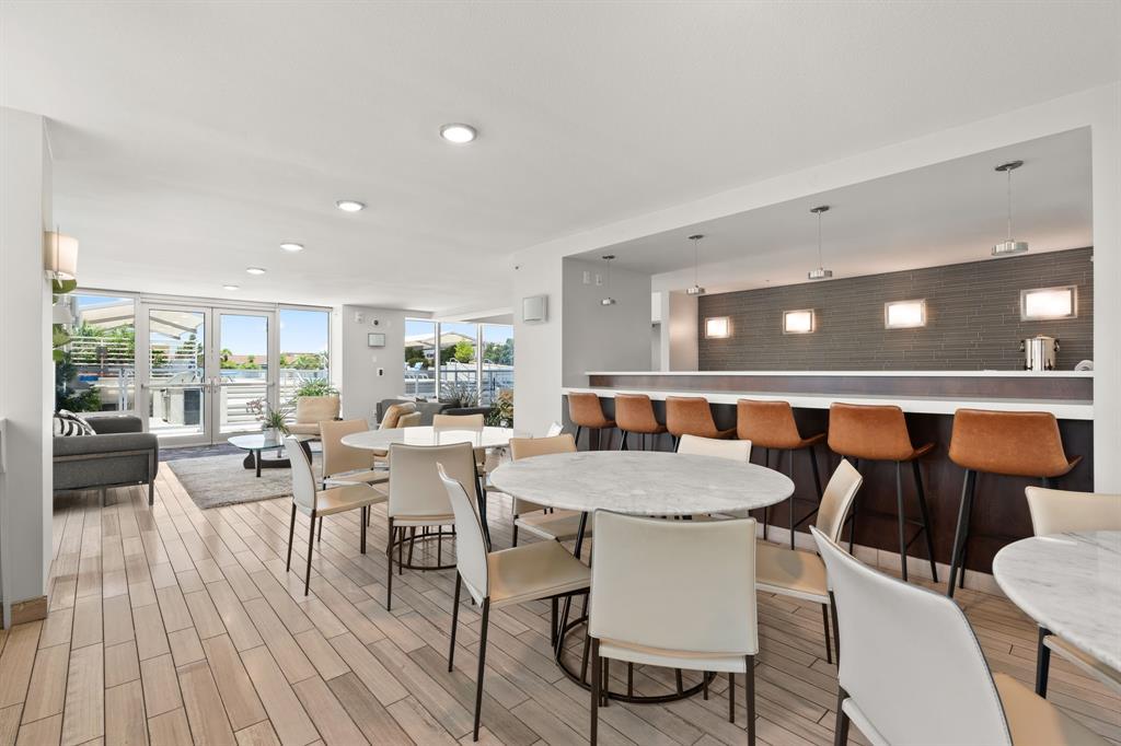 300 Bowie St # 902, Austin, TX 78703