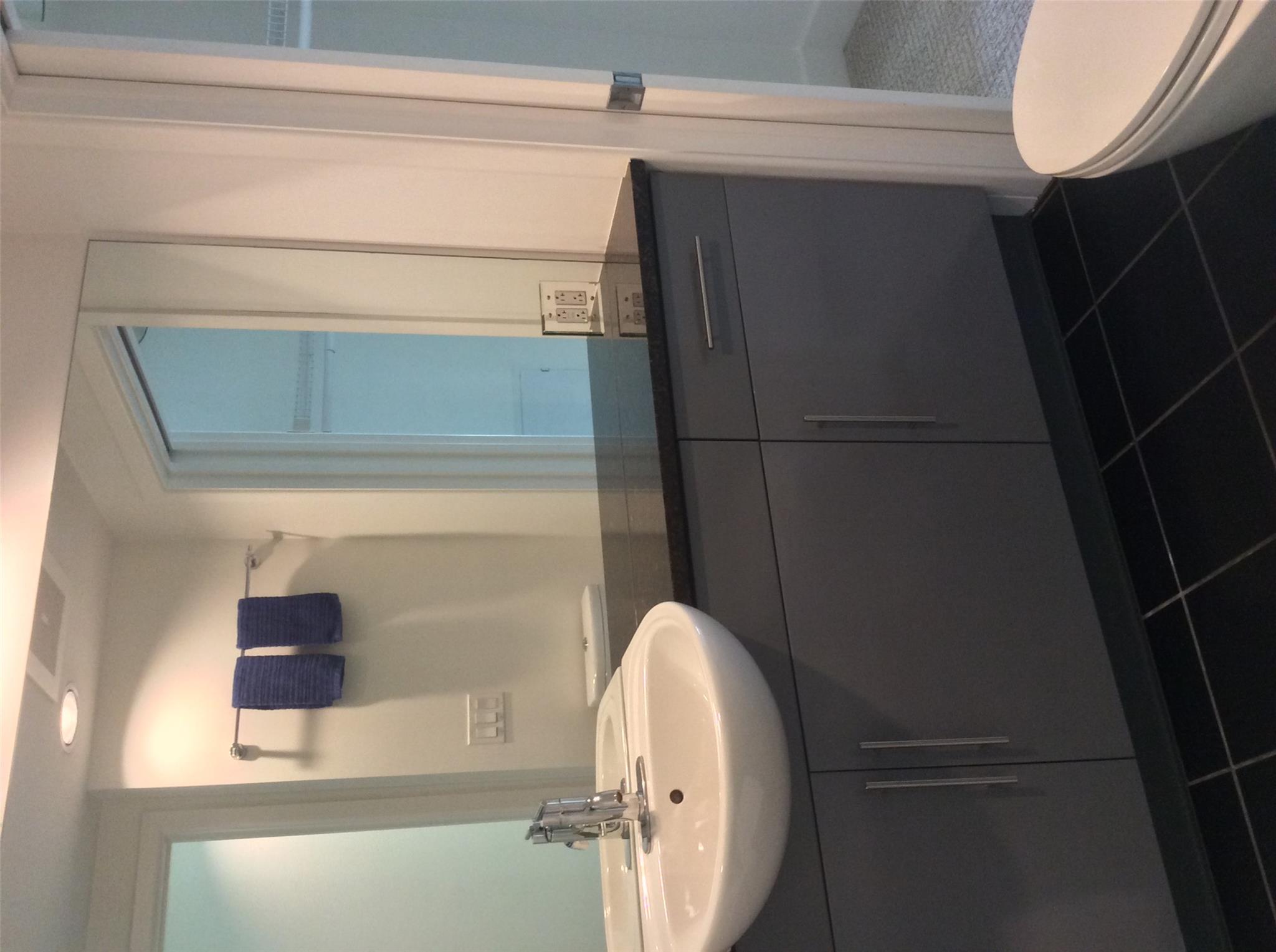 300 Bowie St # 902, Austin, TX 78703