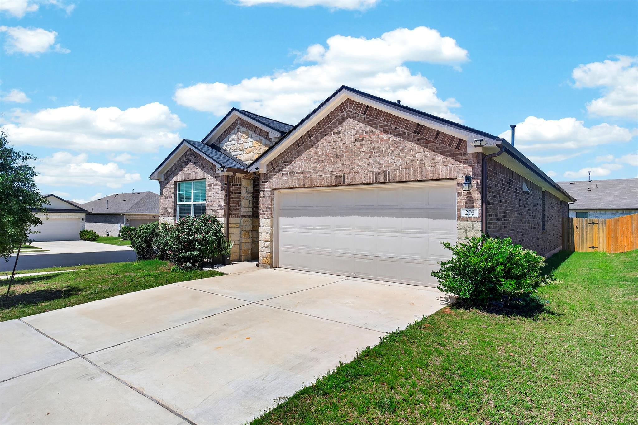 201 ABBY Rd, Georgetown, TX 78626