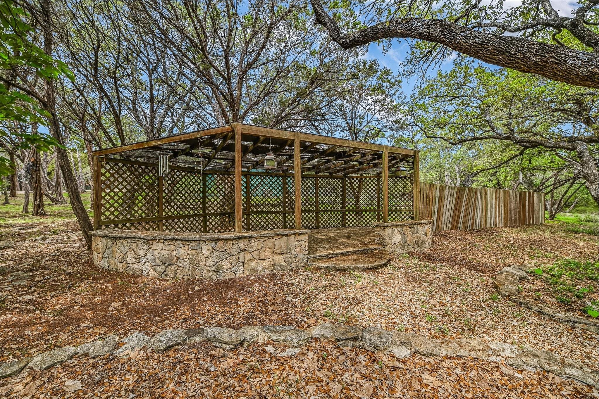 106 Freedom Dr, Wimberley, TX 78676