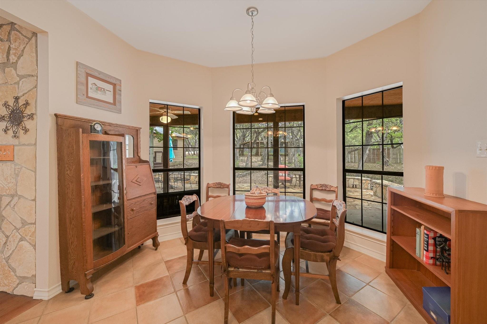 106 Freedom Dr, Wimberley, TX 78676