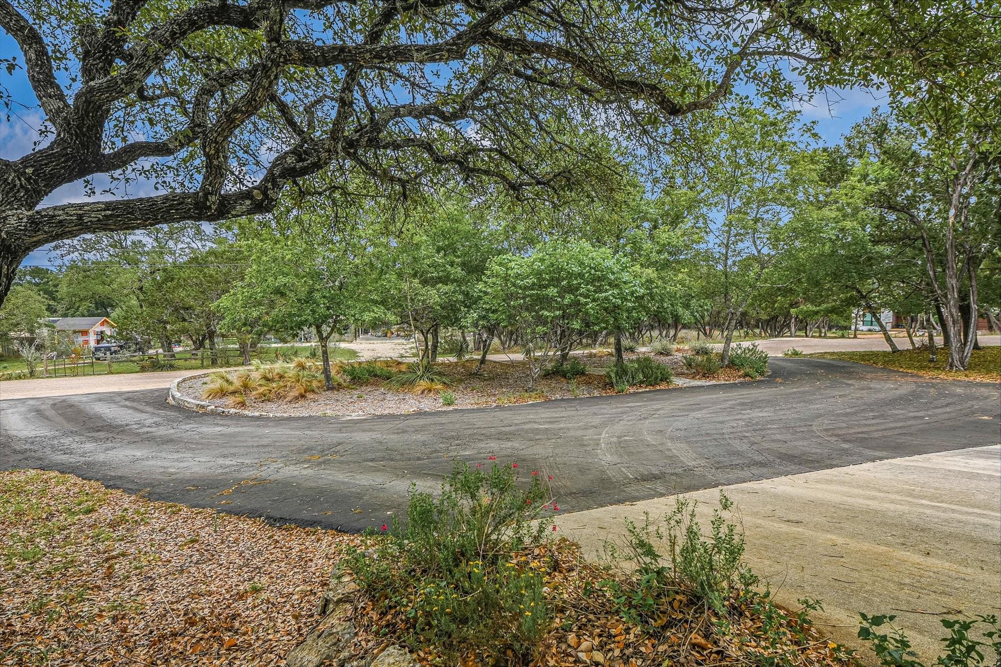 106 Freedom Dr, Wimberley, TX 78676