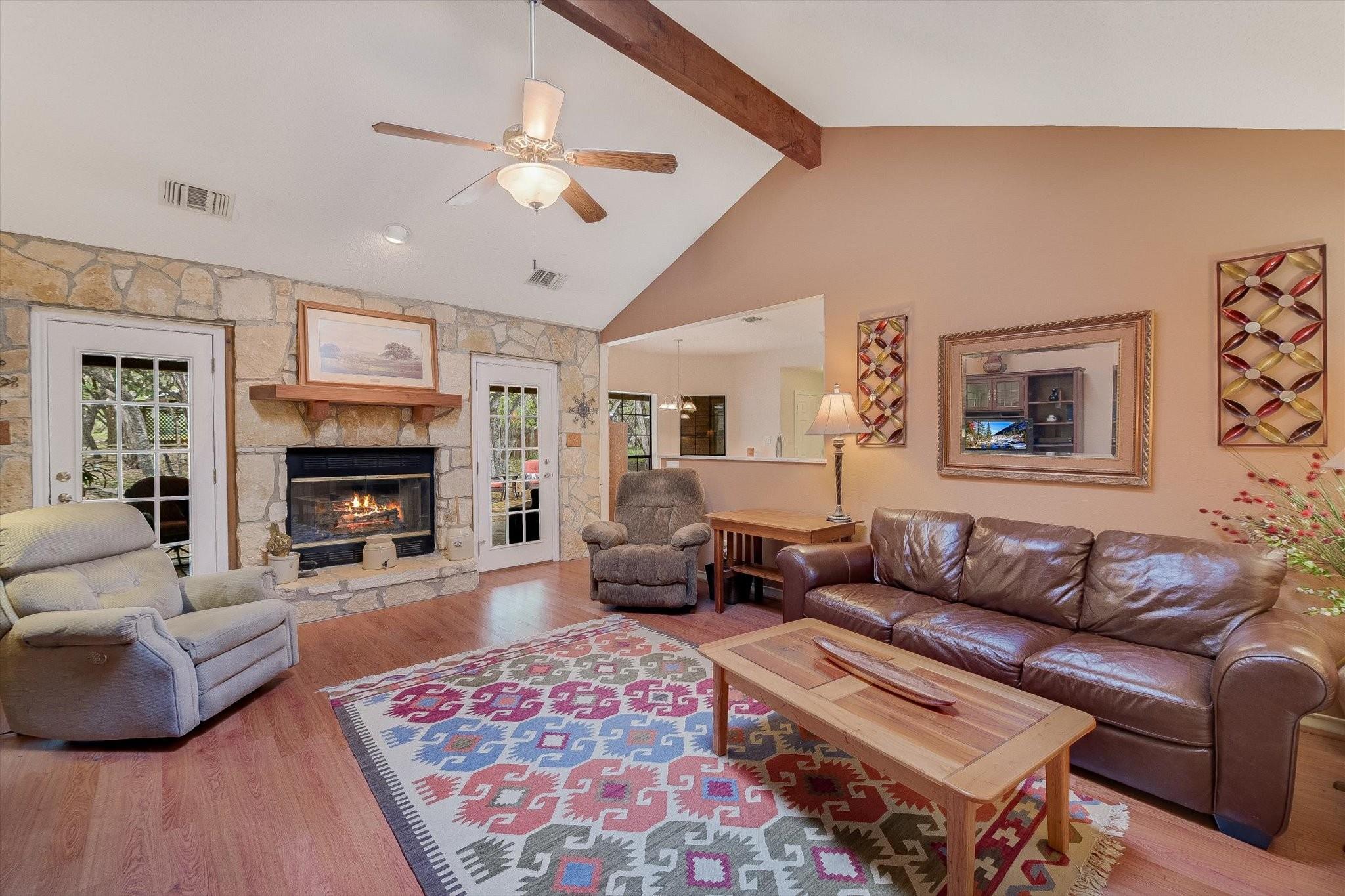 106 Freedom Dr, Wimberley, TX 78676