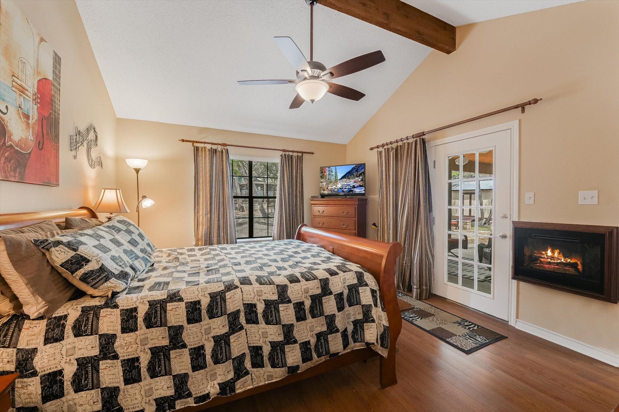 106 Freedom Dr, Wimberley, TX 78676