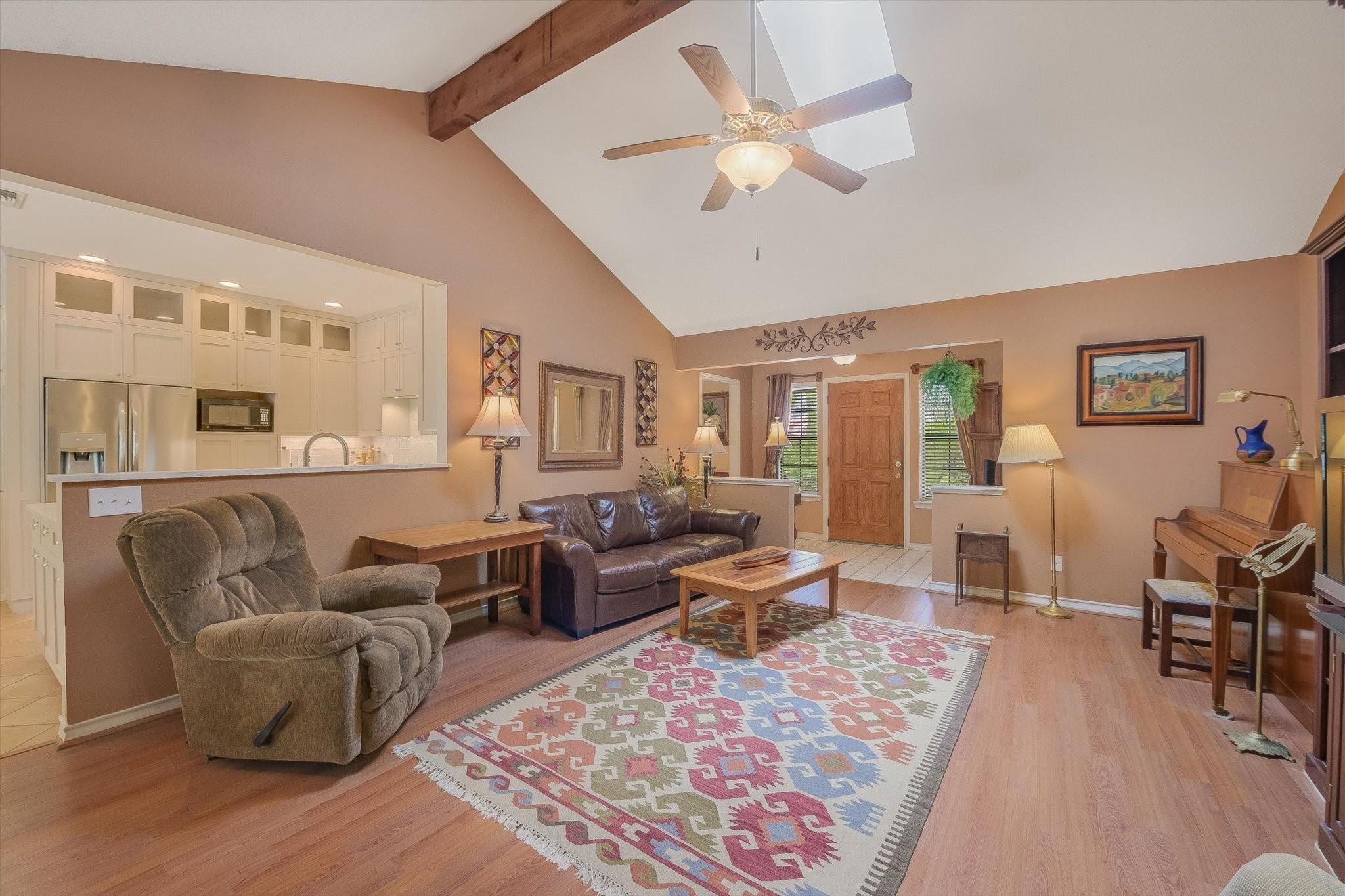 106 Freedom Dr, Wimberley, TX 78676