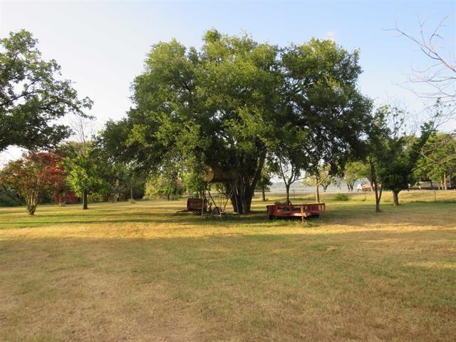 110 W Lakecrest Dr, Bluffton, TX 78607