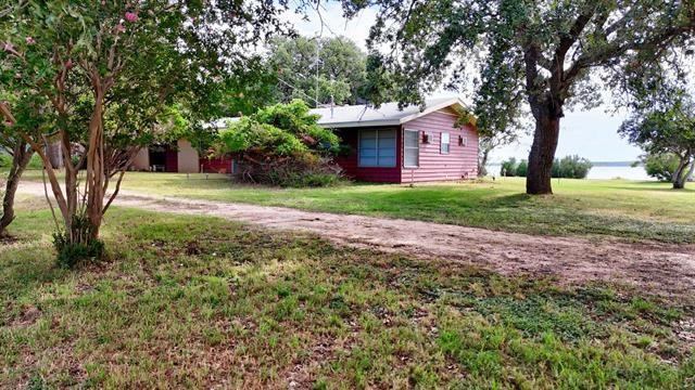 110 W Lakecrest Dr, Bluffton, TX 78607