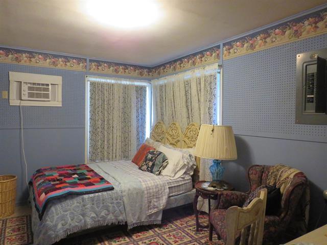 110 W Lakecrest Dr, Bluffton, TX 78607