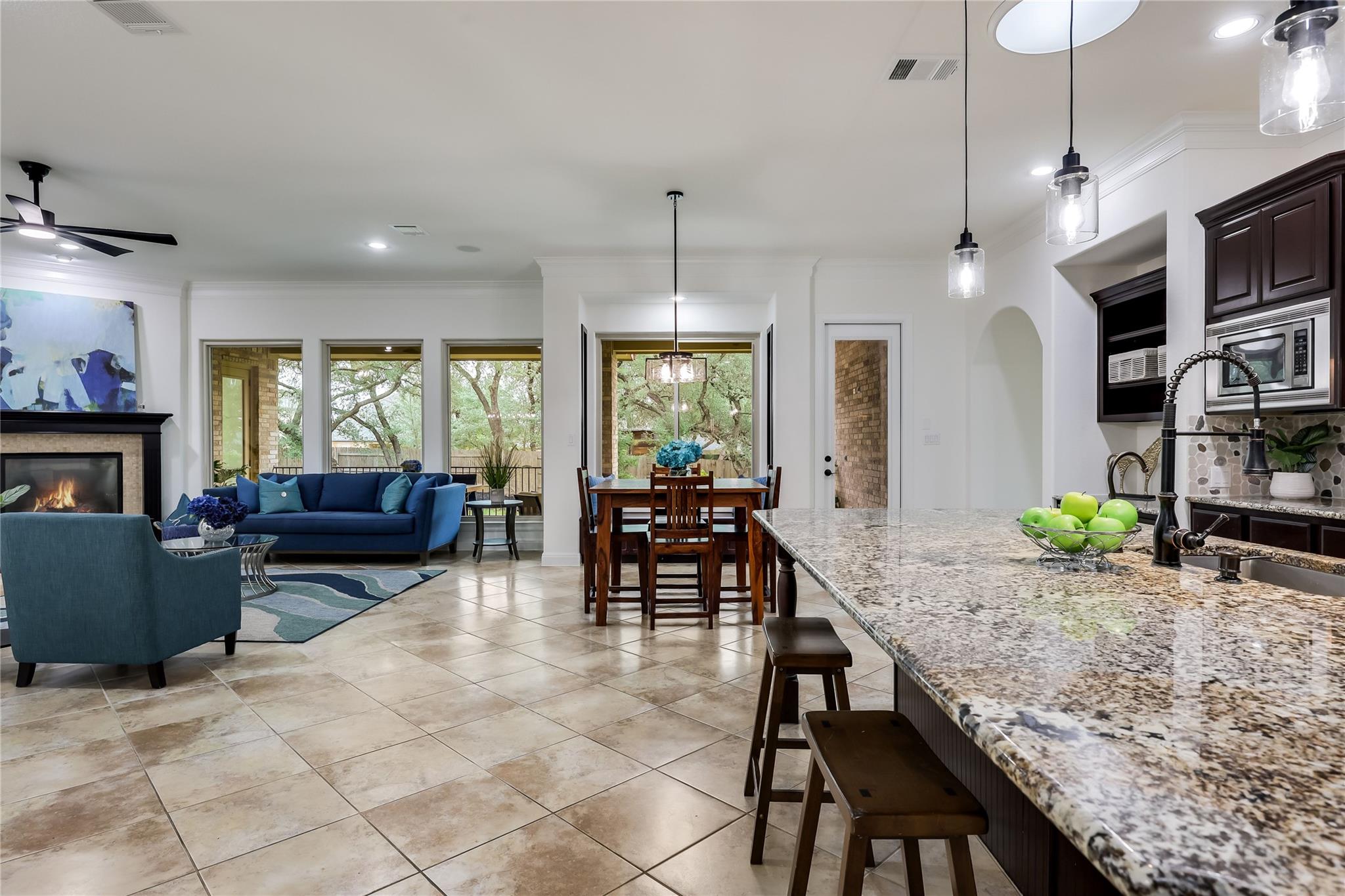 147 Bradshaw Dr, Austin, TX 78737