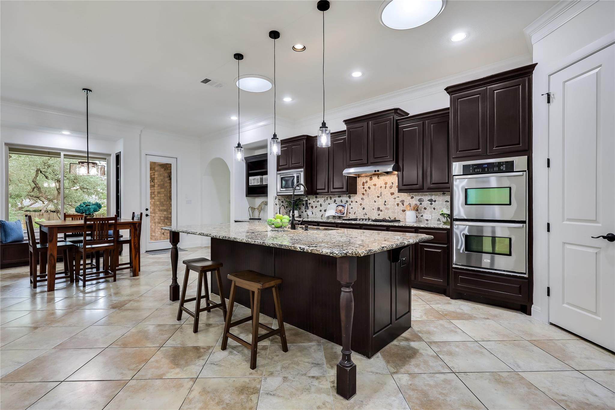 147 Bradshaw Dr, Austin, TX 78737