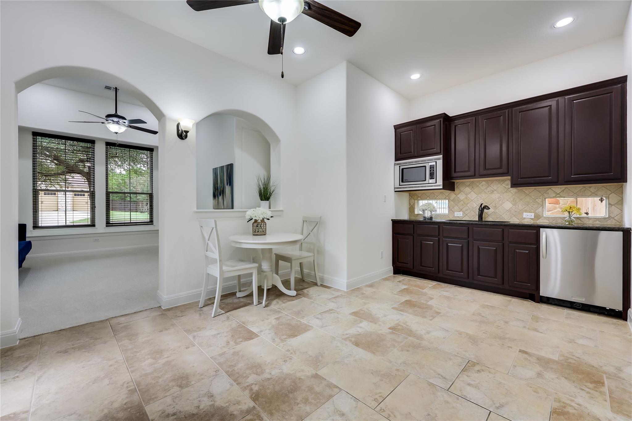 147 Bradshaw Dr, Austin, TX 78737