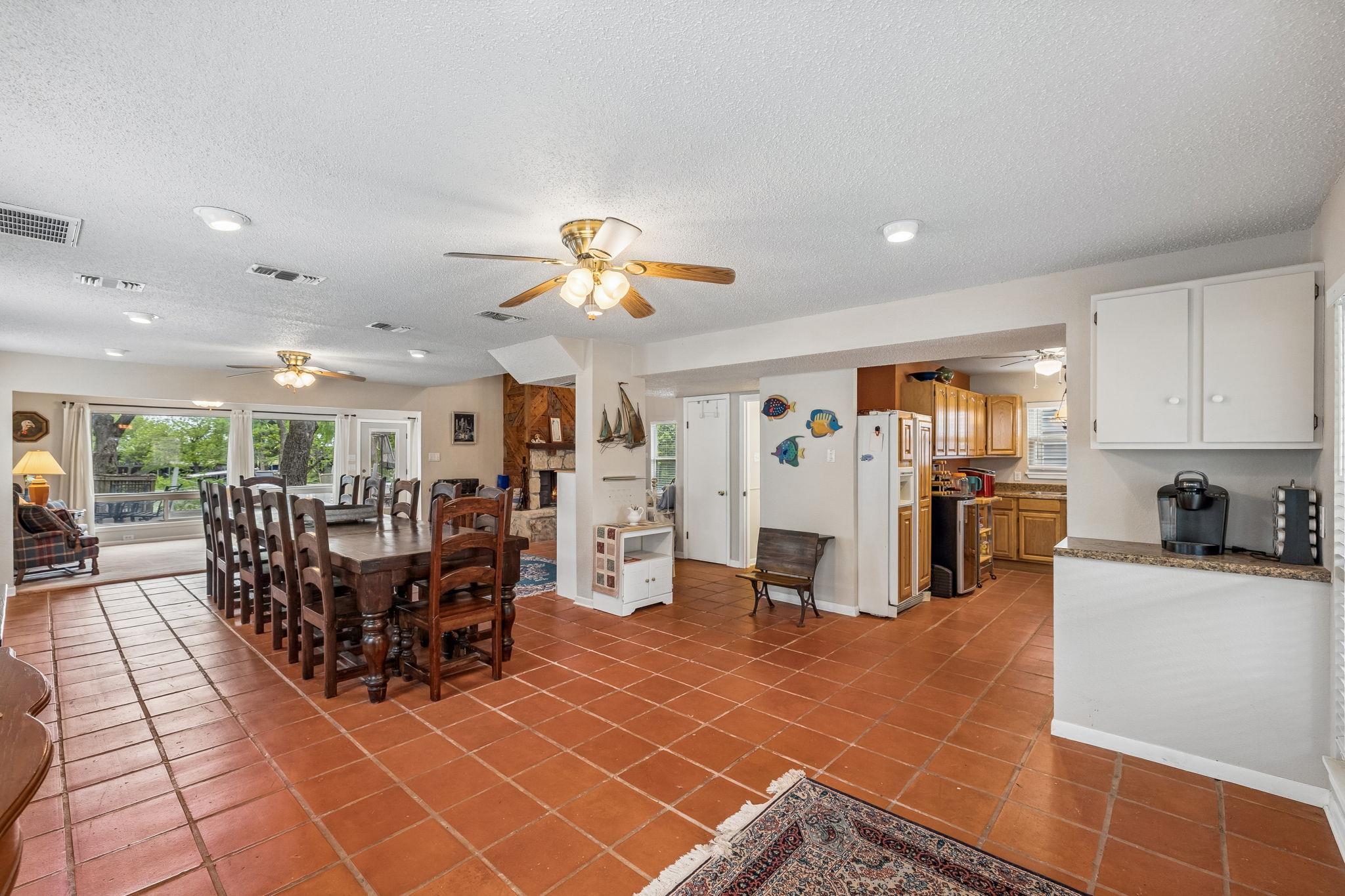 723 E Zipp Rd, New Braunfels, TX 78130