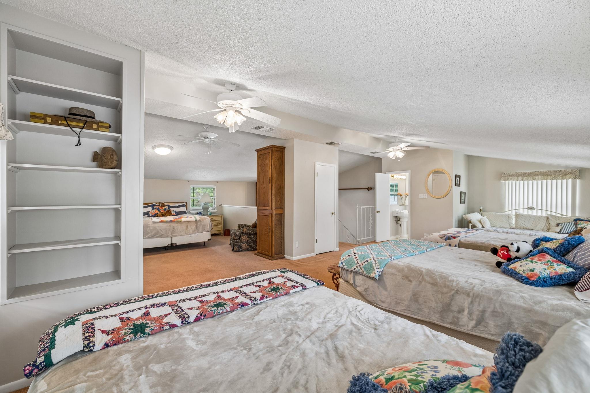 723 E Zipp Rd, New Braunfels, TX 78130