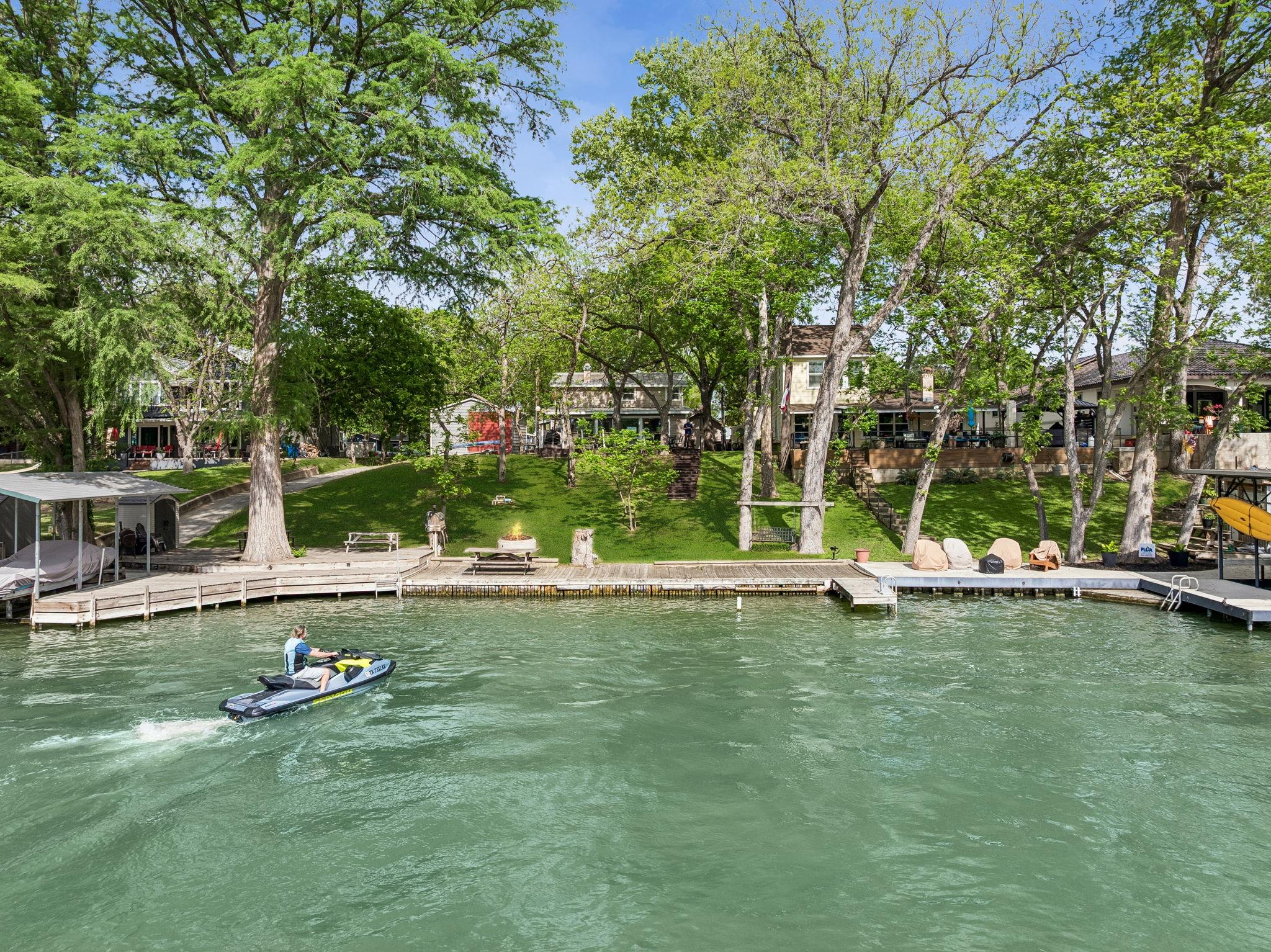 723 E Zipp Rd, New Braunfels, TX 78130