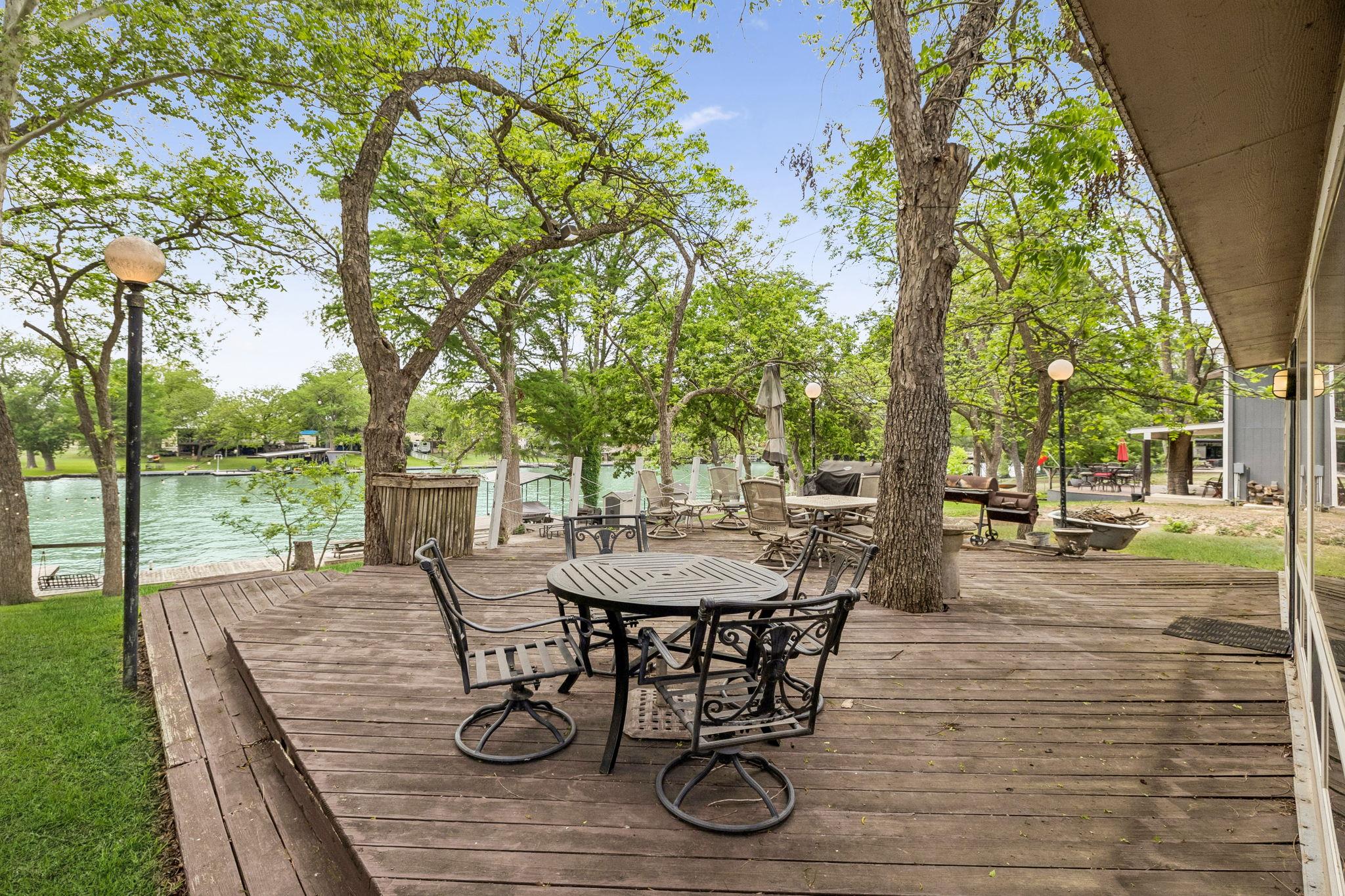 723 E Zipp Rd, New Braunfels, TX 78130