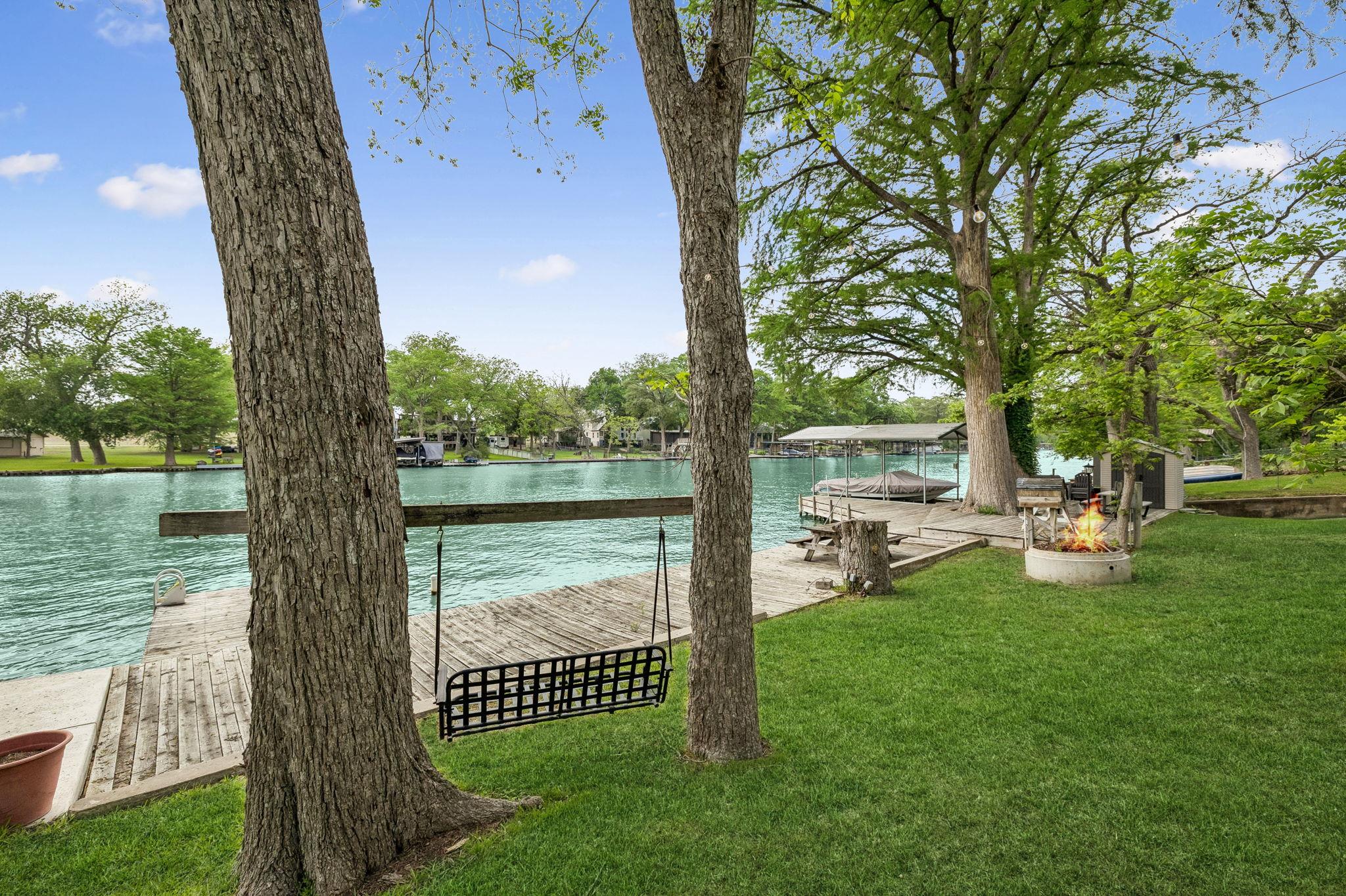 723 E Zipp Rd, New Braunfels, TX 78130