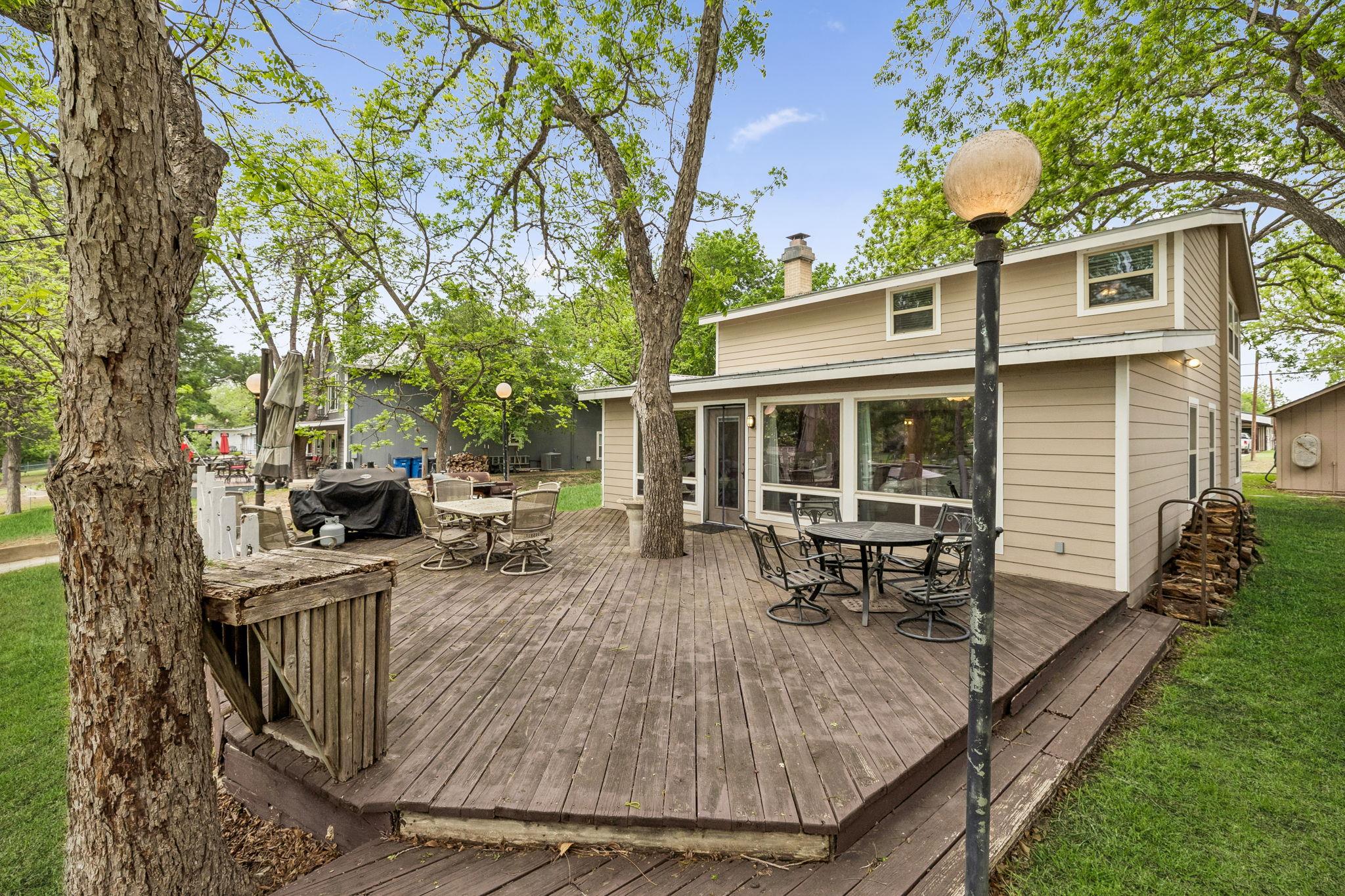 723 E Zipp Rd, New Braunfels, TX 78130