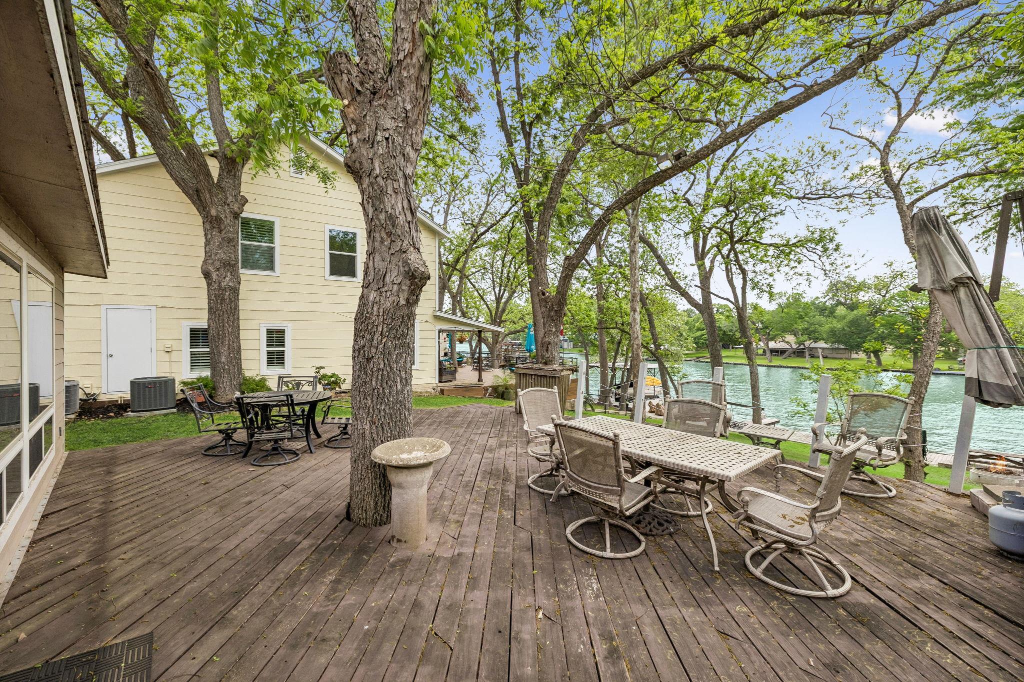 723 E Zipp Rd, New Braunfels, TX 78130